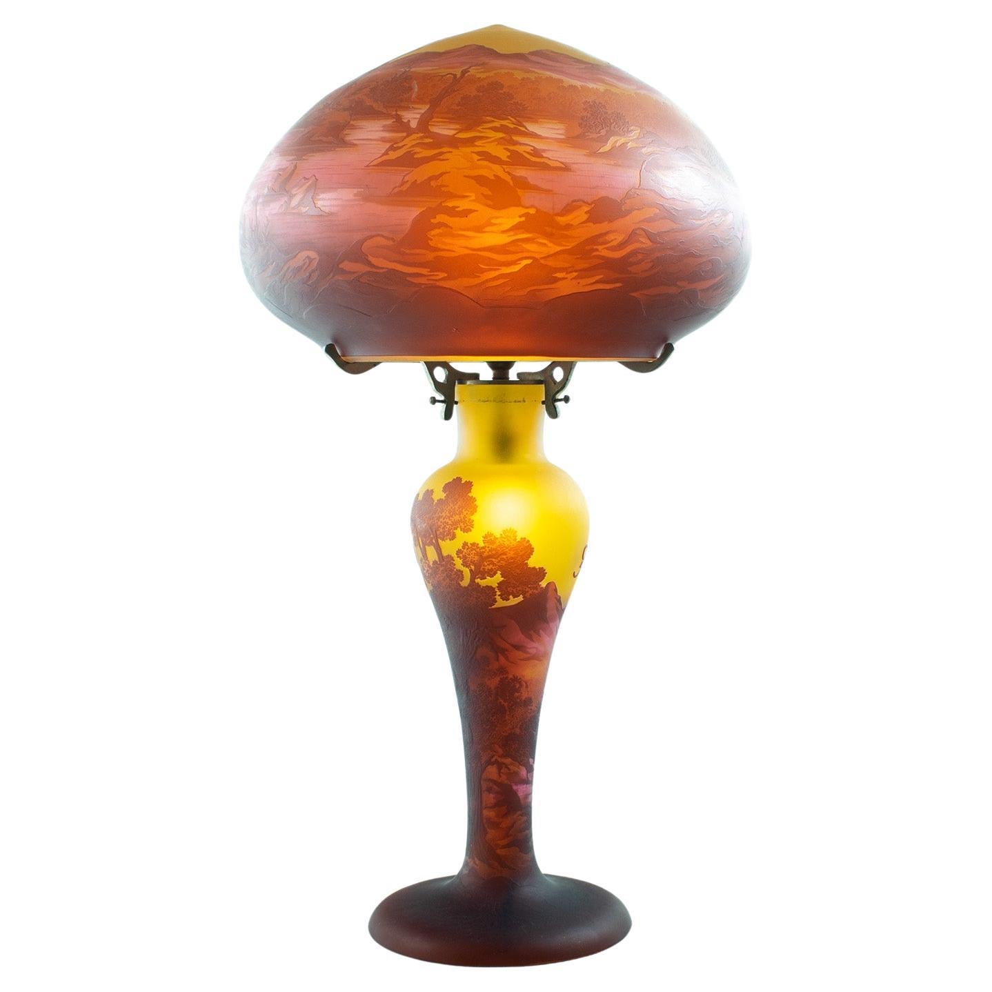 Gallè Tip - Beeindruckende große ART NOUVEAU MUSHROOM LAMPE aus mehrschichtigem Glas im Angebot