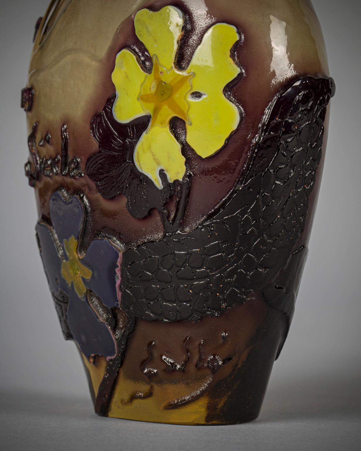 Verre d'art Vase Parlant sculpté à la roue et gravé à l'acide, vers 1899 en vente