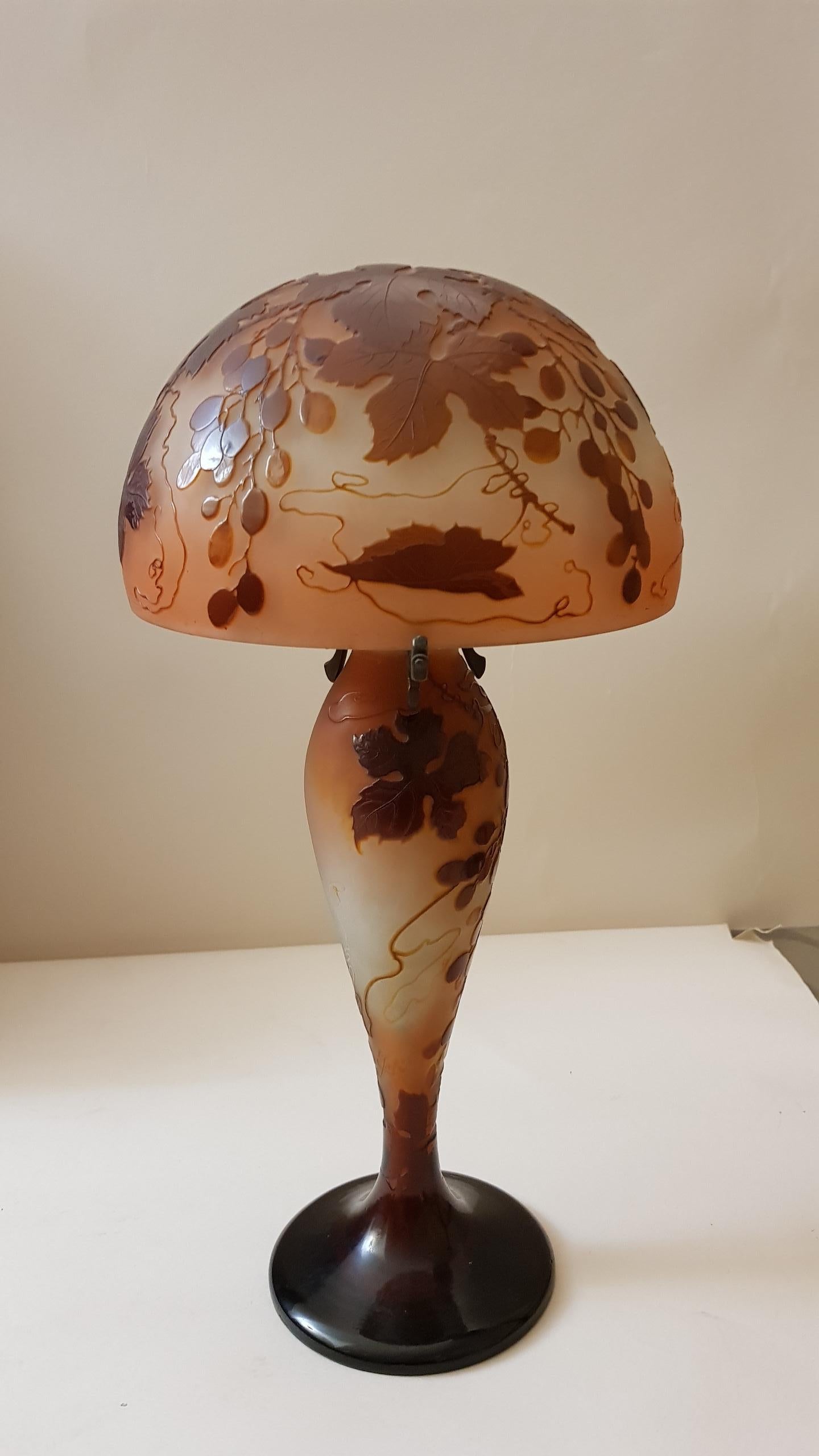 Glass Gallé XX sec. Pampres of Wine France Art Nouveau Floral Decoration Lamp, 1900s