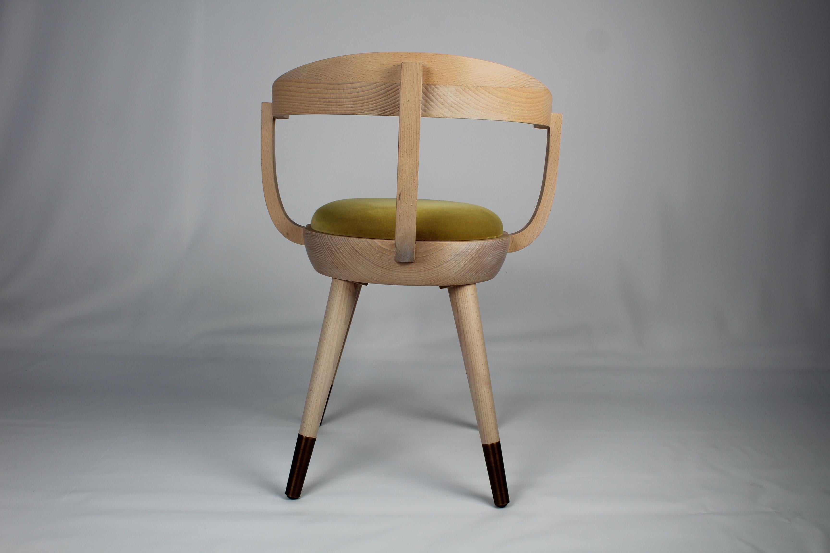 Galleon Ochre Chair in Solid Wood with Padded Seat and Brushed Brass Tips In New Condition For Sale In Lentate sul Seveso, Monza e Brianza