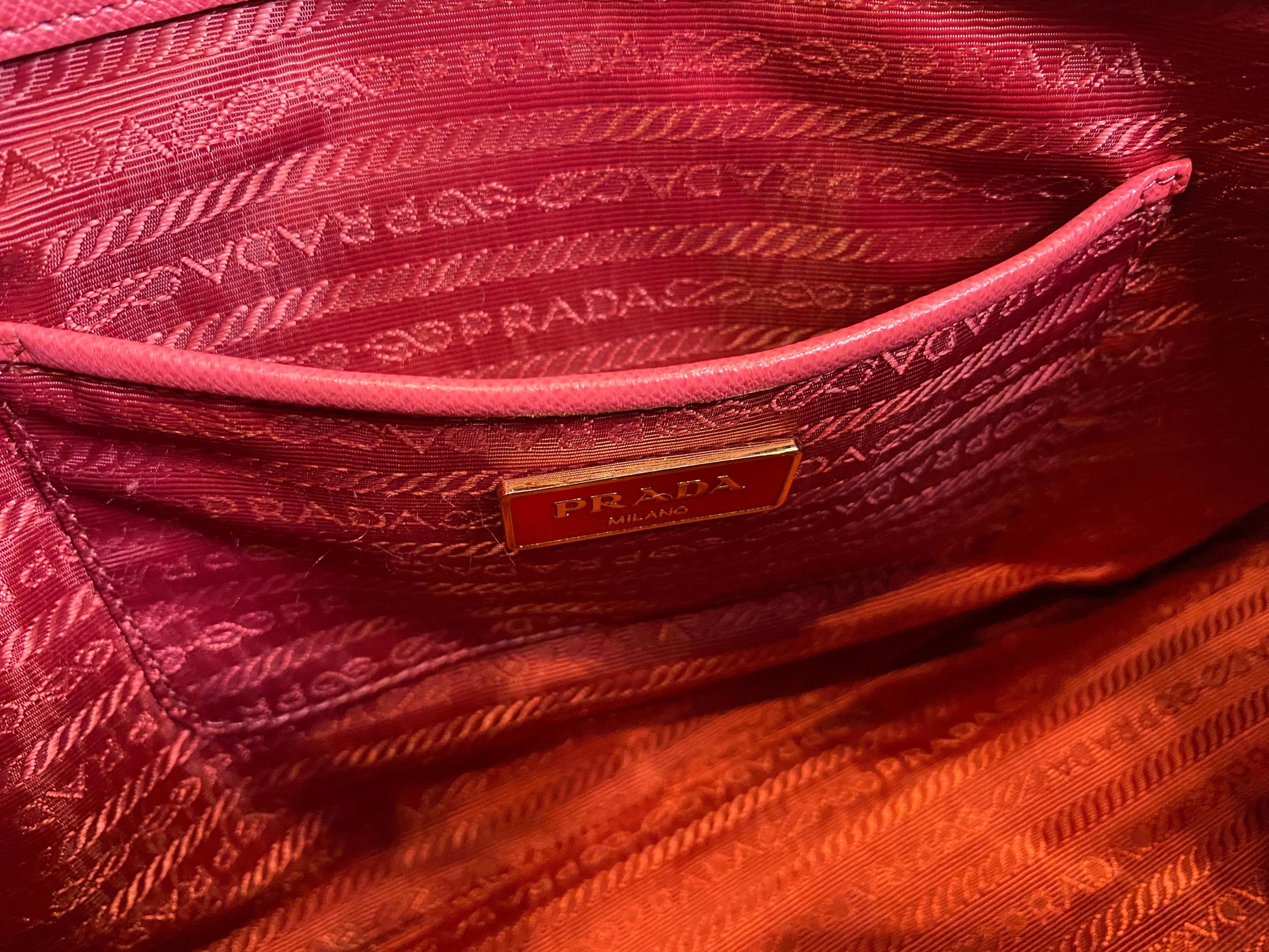 Sac Prada Fucsia en vente 3