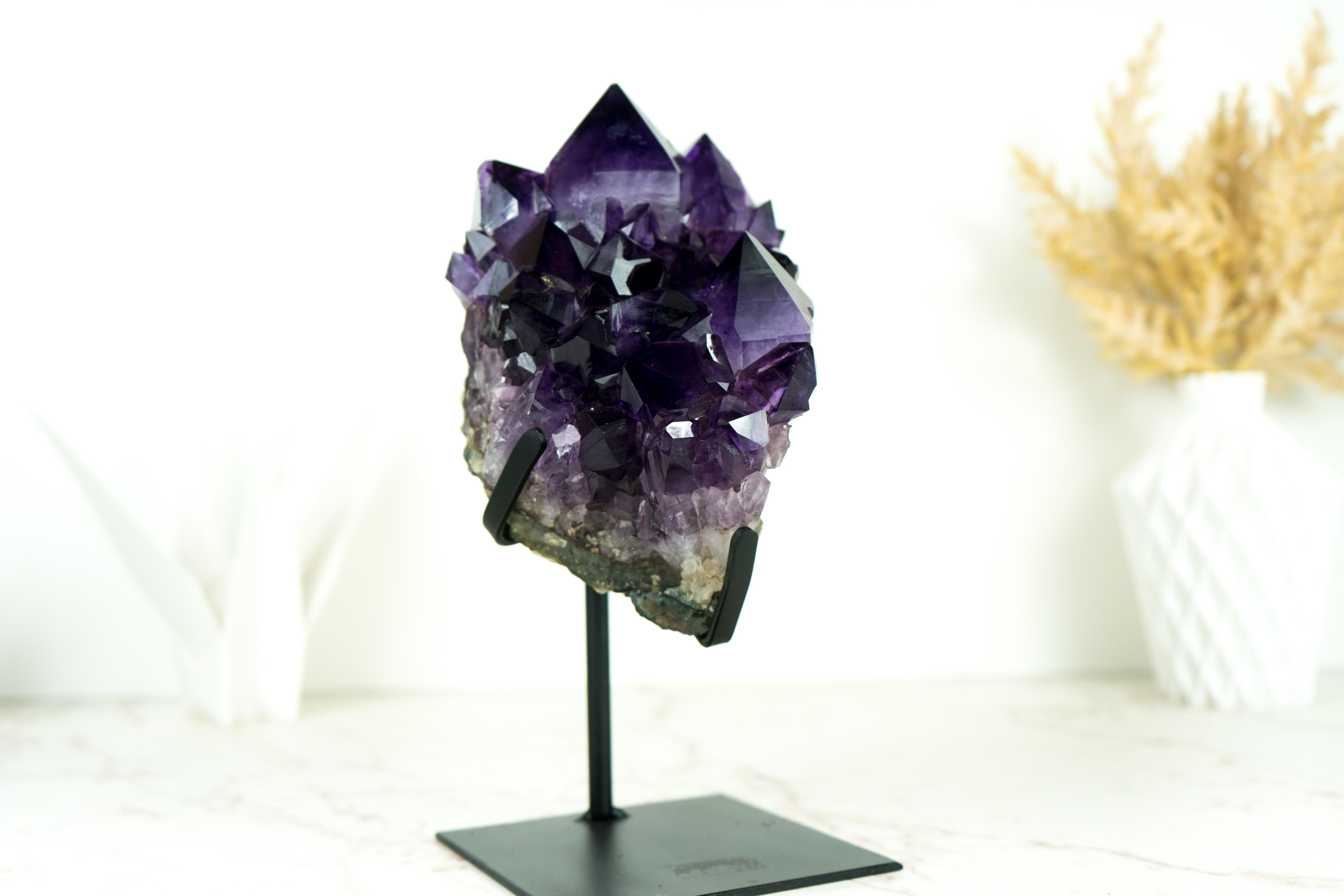 Gallery Amethyst Cluster with Aesthetic Large Grape Jelly Amethyst Points In New Condition For Sale In Ametista Do Sul, BR