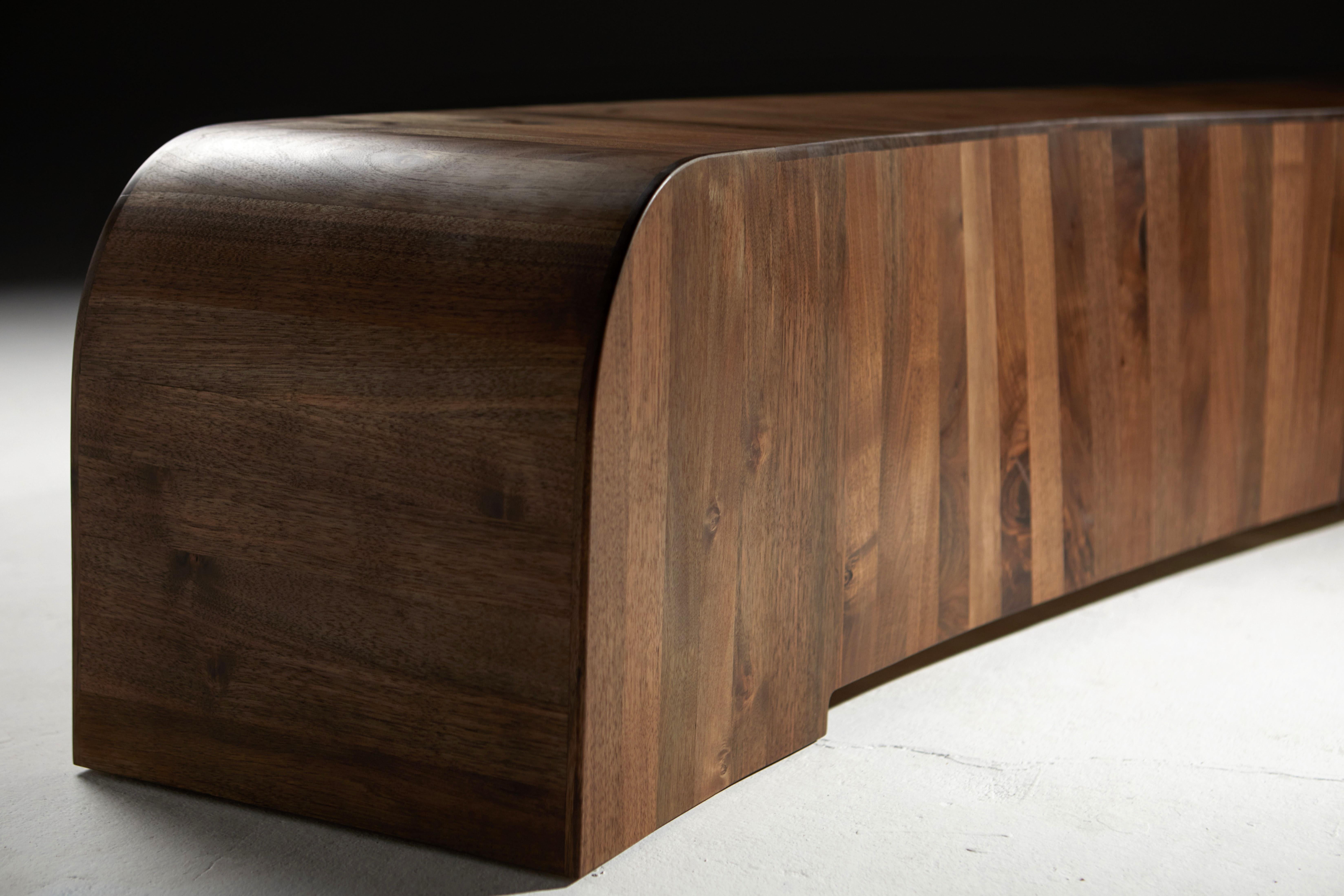 Gallery Bench in Walnut by Jonathan Field In New Condition For Sale In London, GB