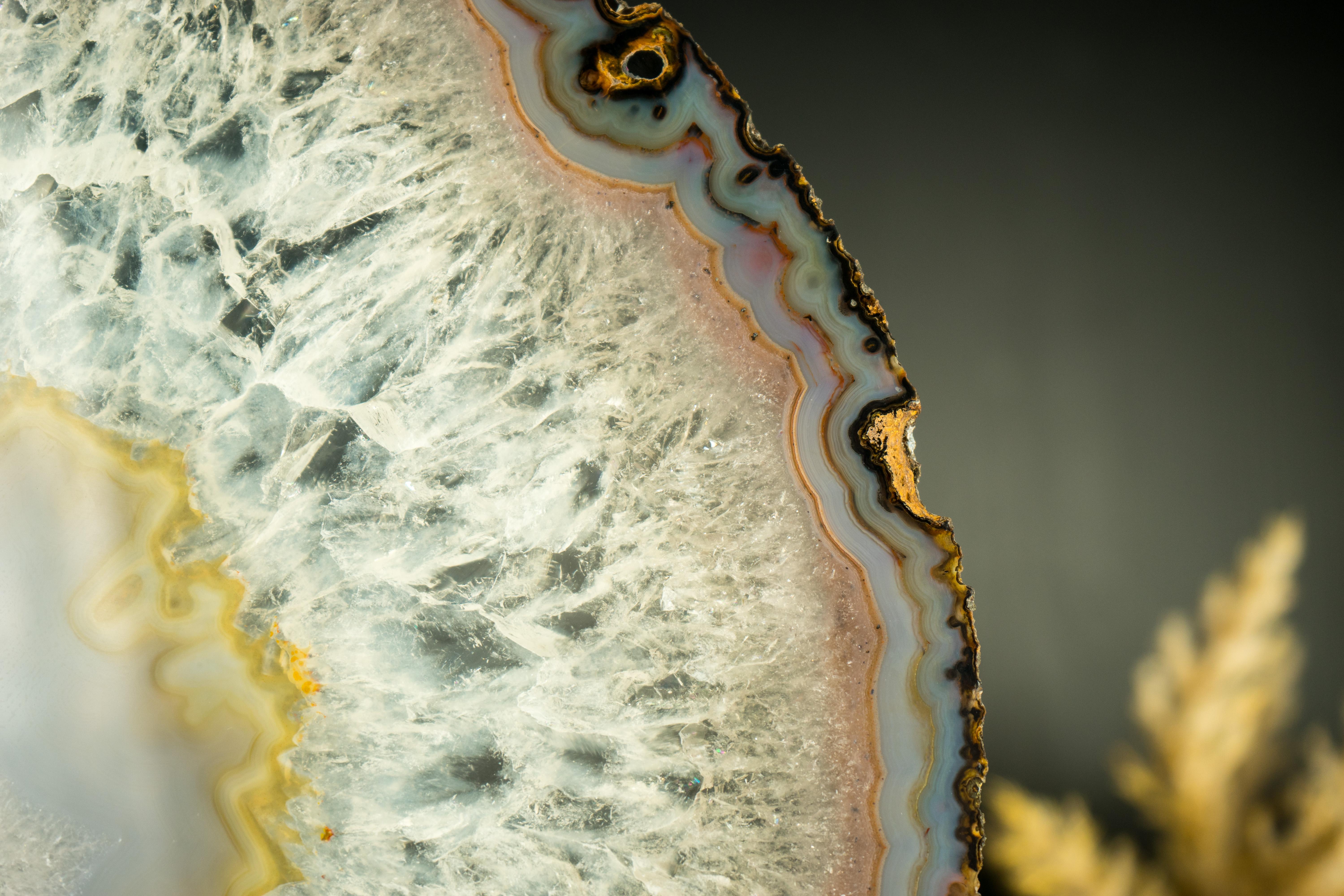 Große Galerieschale aus Spitzen-Achat in Galerieform, mit eisähnlichem Kristall und buntem Achat 8