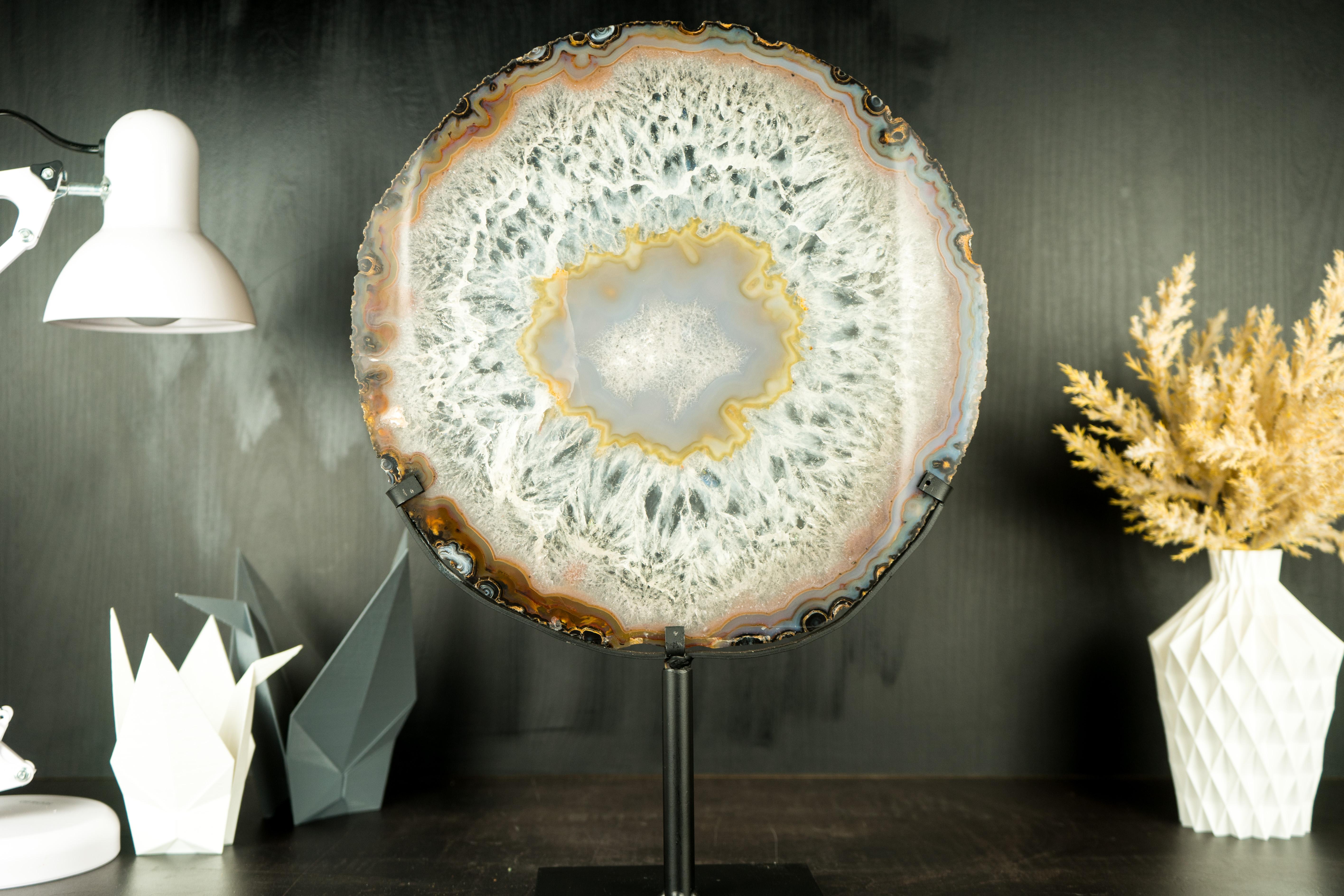 Große Galerieschale aus Spitzen-Achat in Galerieform, mit eisähnlichem Kristall und buntem Achat 12