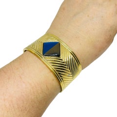 GALLERY ORIGINALS vintage gold tone blue resin designer massive clamper bracelet