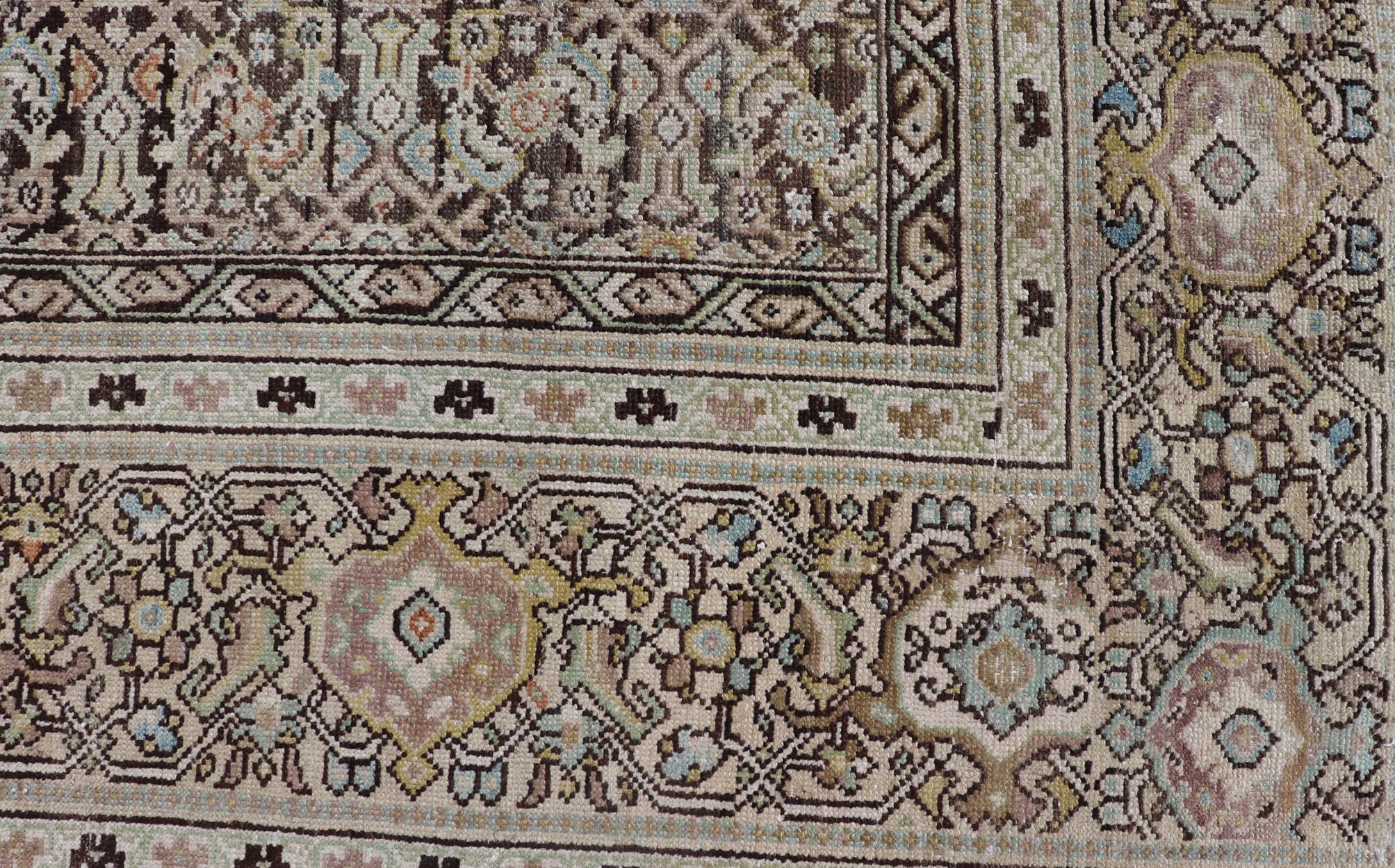 Annodato a mano Gallery Malayer persiano con disegno geometrico all-over in tonalità chiaro. Blu, marrone e verde in vendita
