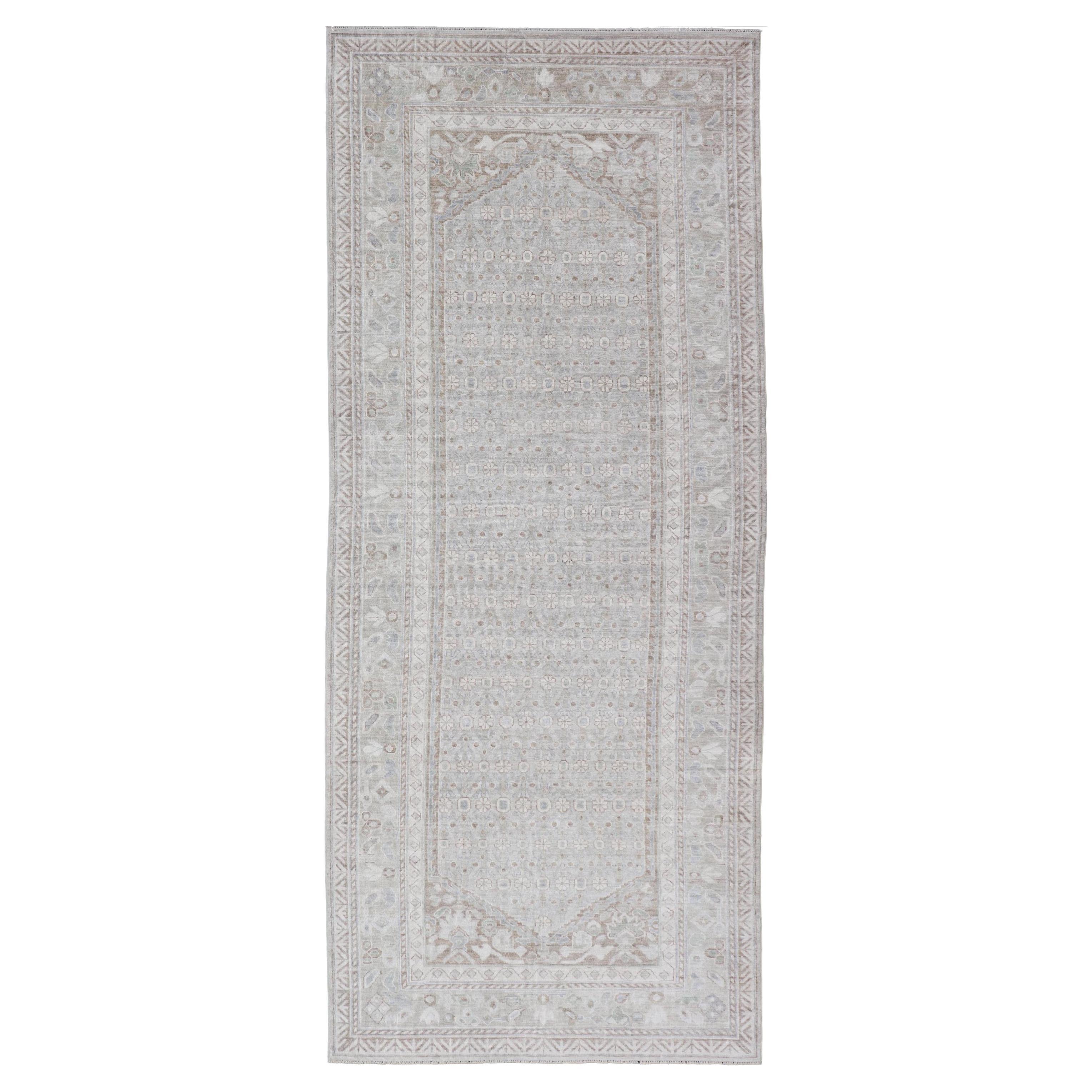 Traves de Mesa con Verde Suave, Marfil, L. Azul, Marrón, Topo  5'4 x 15' en venta