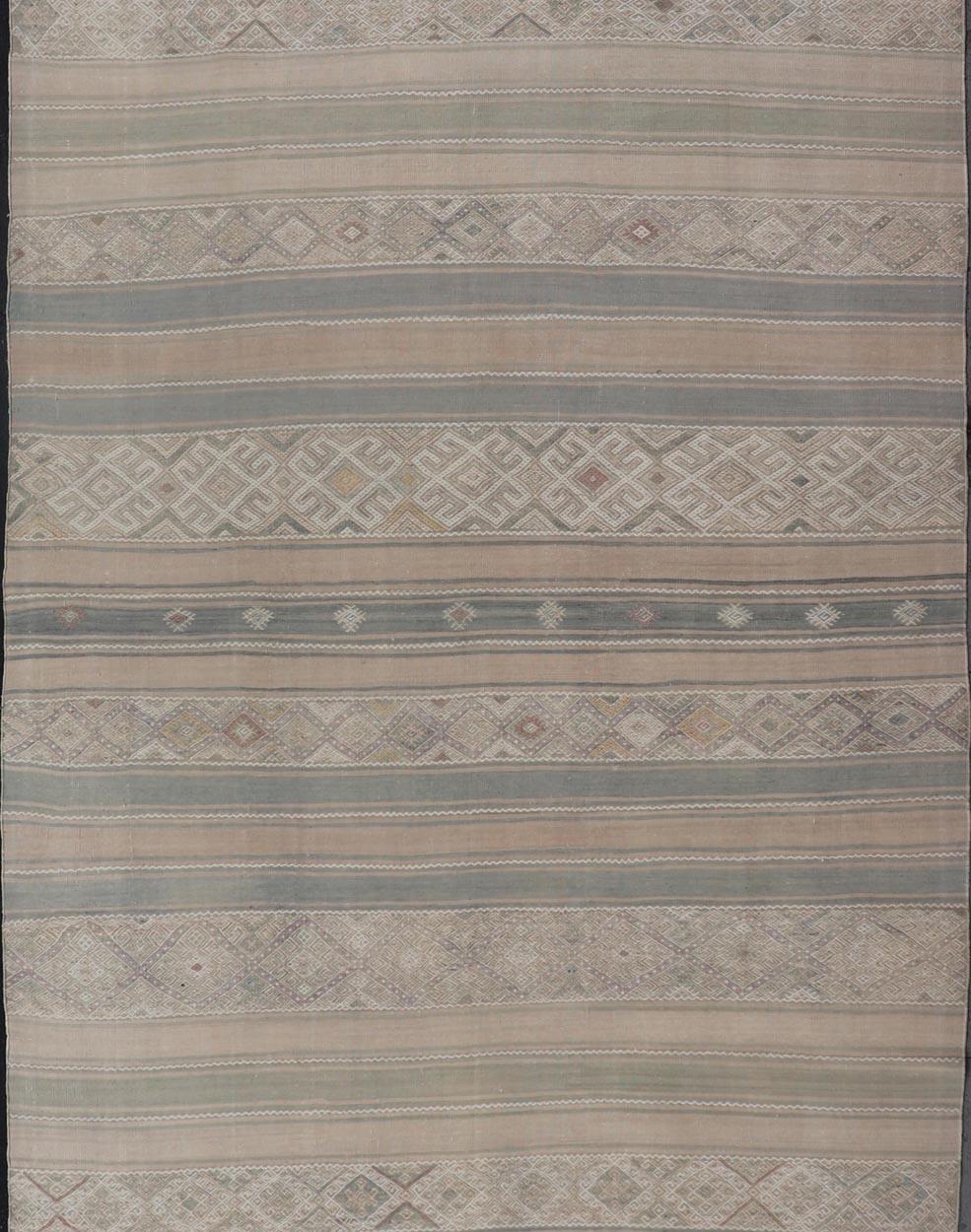 Gallery Vintage Turkish Flat-Weave Kilim with Embroideries in Earthy Tones In Good Condition In Atlanta, GA
