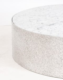 Table basse Gallet & Dauzet « HISPAR » en marbre de Carrare et acier martelé