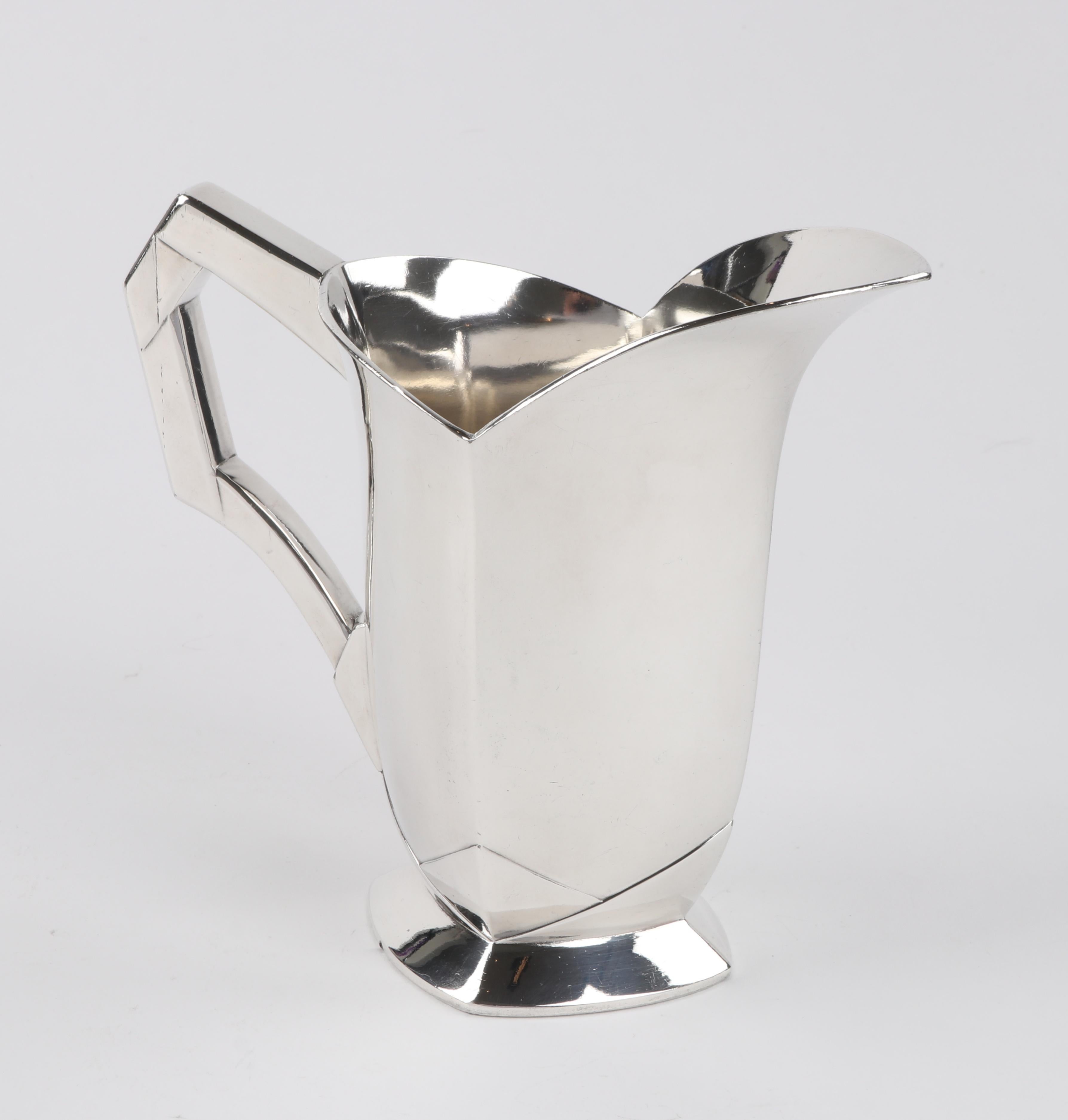 French Gallia circa 1920s Art Deco Süe & Mare for Christofle Silver Plated Jug Pitcher For Sale