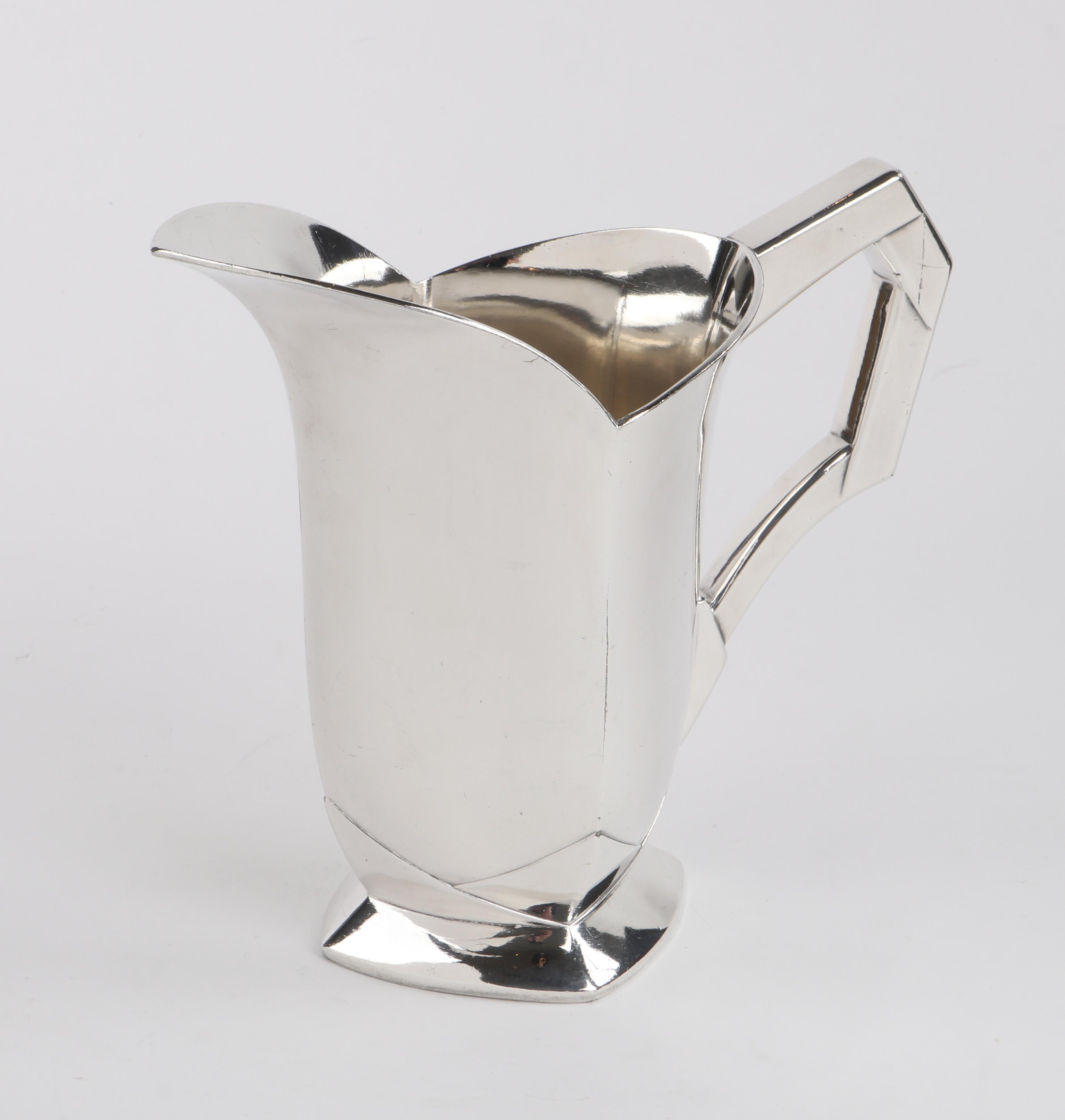 Gallia circa 1920s Art Deco Süe & Mare for Christofle Silver Plated Jug Pitcher In Good Condition For Sale In Thiensville, WI
