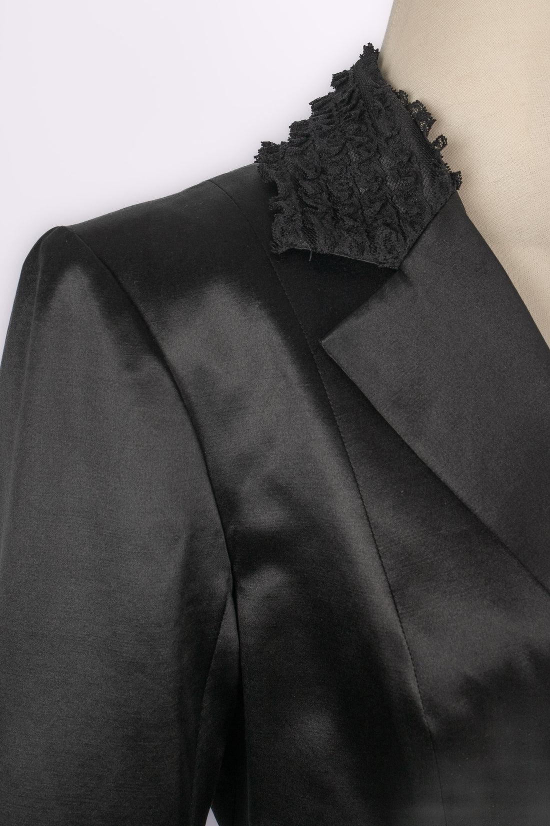 Galliano Giacca in raso nero con colletto in pizzo, 2001 in vendita 1