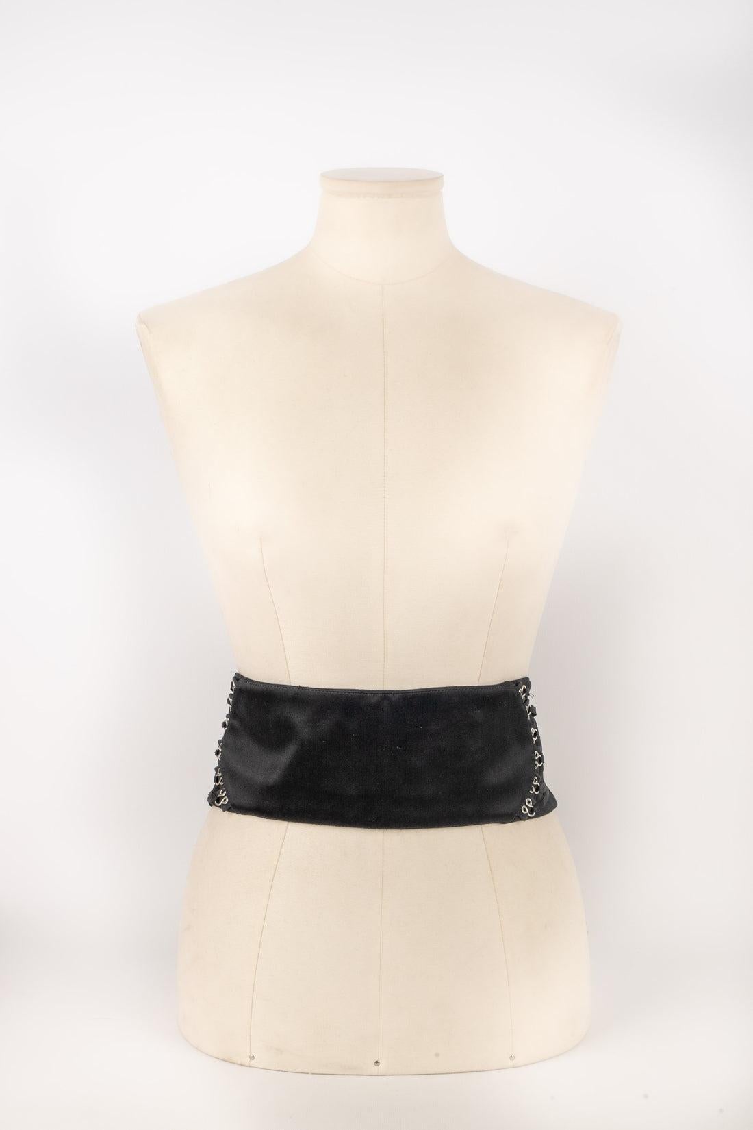 Nero Galliano Cintura in tessuto satinato nero in vendita