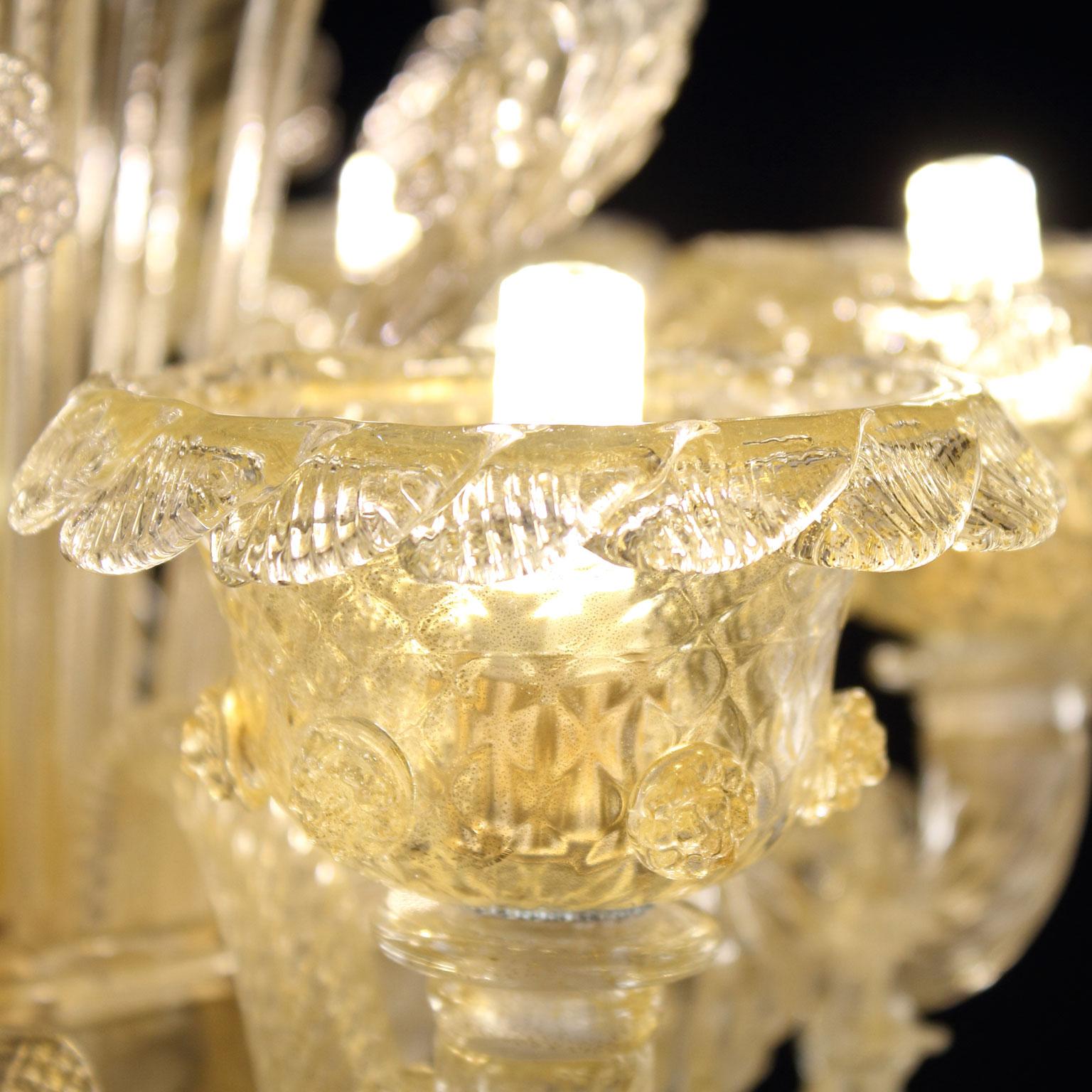 6armiger Kronleuchter aus Gold-Muranoglas von Multiforme, künstlerischer Luxus  im Zustand „Neu“ im Angebot in Trebaseleghe, IT