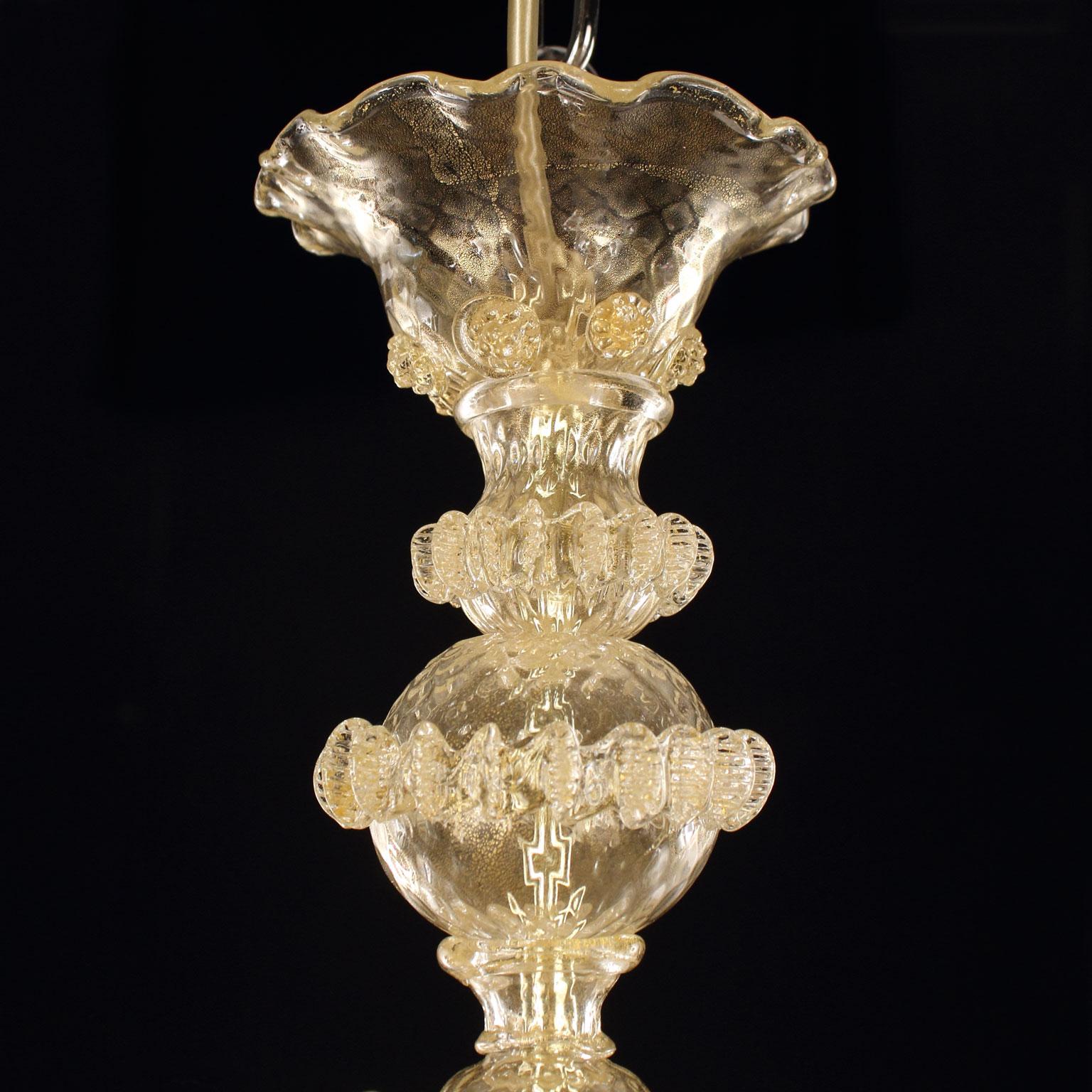 6armiger Kronleuchter aus Gold-Muranoglas von Multiforme, künstlerischer Luxus  (21. Jahrhundert und zeitgenössisch) im Angebot