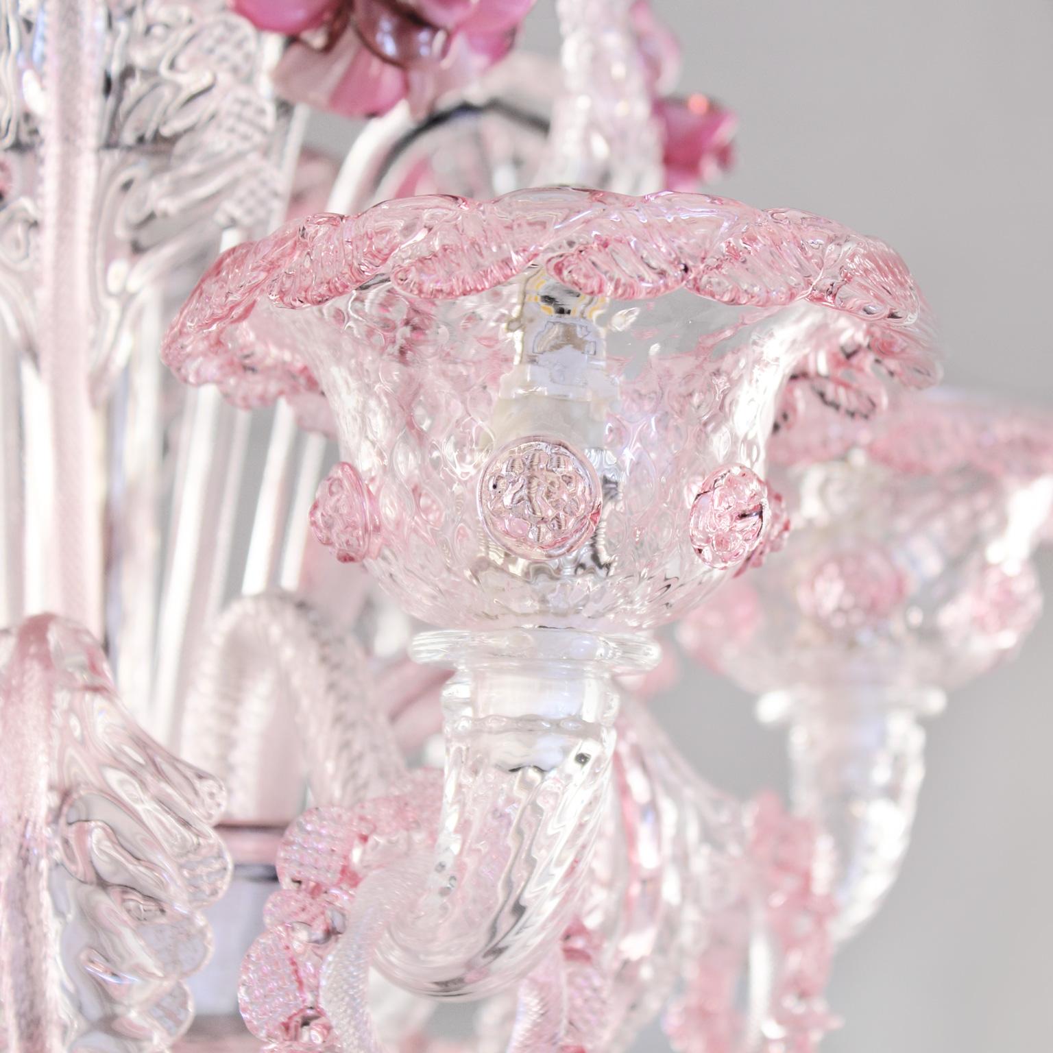 Altro Ricco lampadario artistico, cristallo a 6 bracci, vetro di Murano rosa di Multiforme in vendita