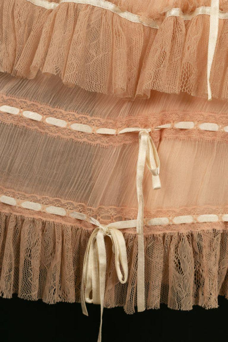 Robe Galliano en mousseline rose poudre, taille 40 Pour femmes en vente