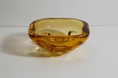 Galliano Ferro – Schale aus Murano-Glas in Bernsteinfarbe mit Noppen, Italien, 1960er Jahre