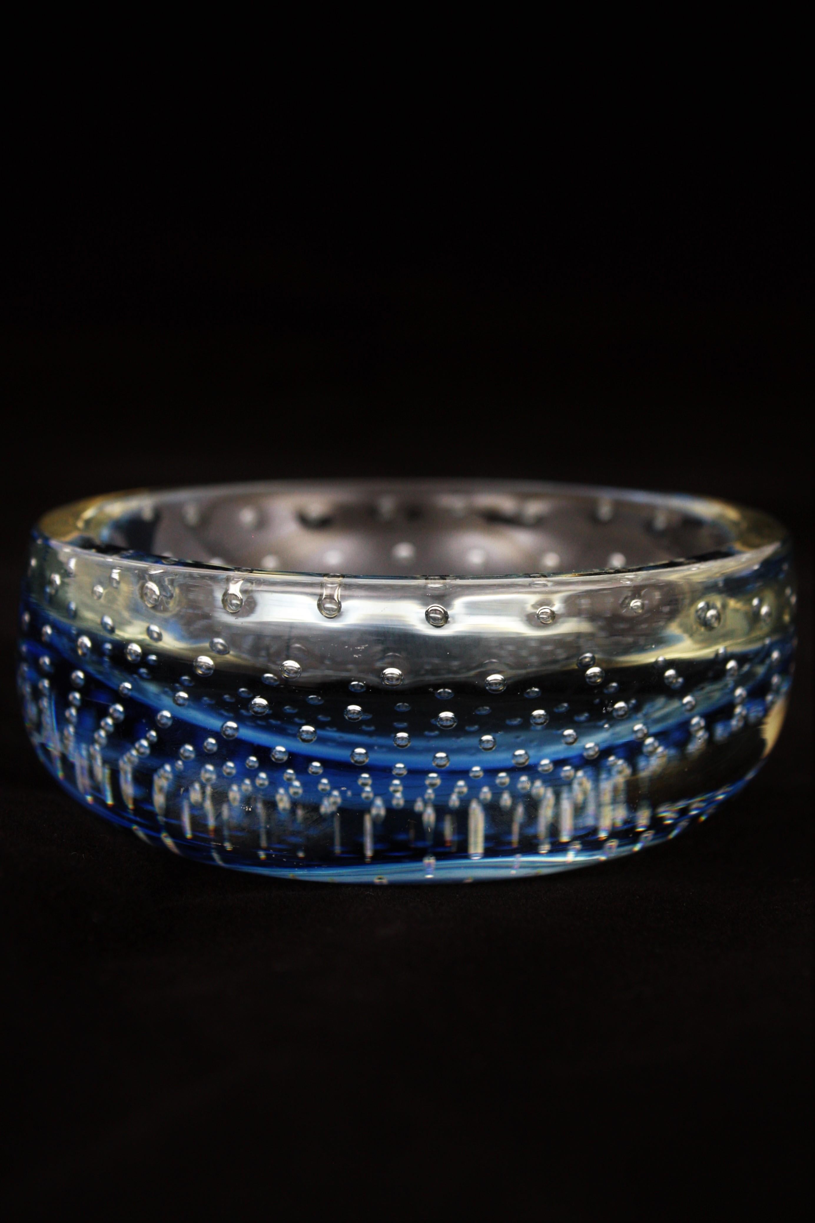 Mid-Century Modern Galliano Ferro Murano Blue Sommerso Bullicante Art Glass Bowl For Sale