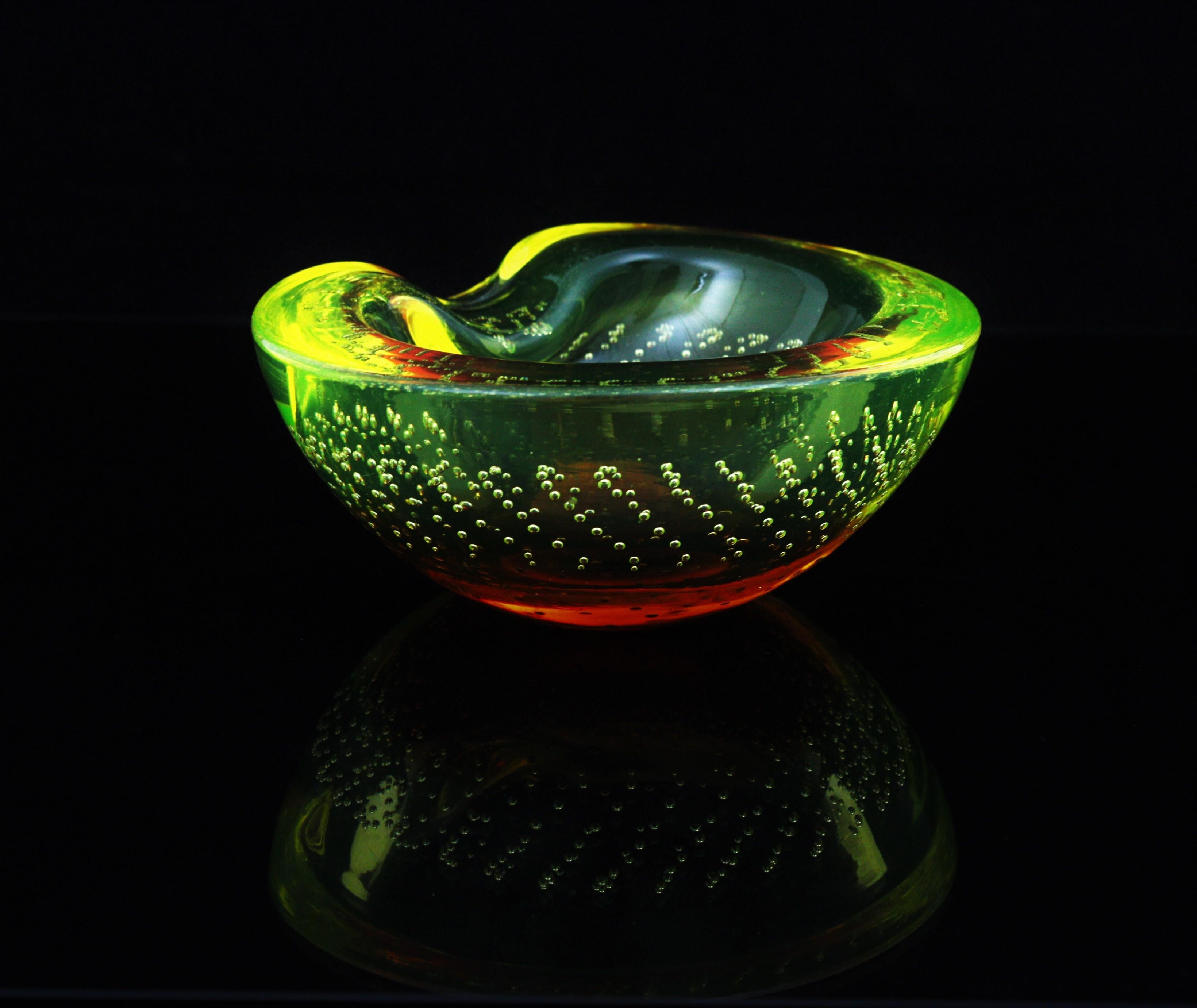 Galliano Ferro Murano Yellow Amber Bullicante Glass Bowl / Ashtray For Sale 3