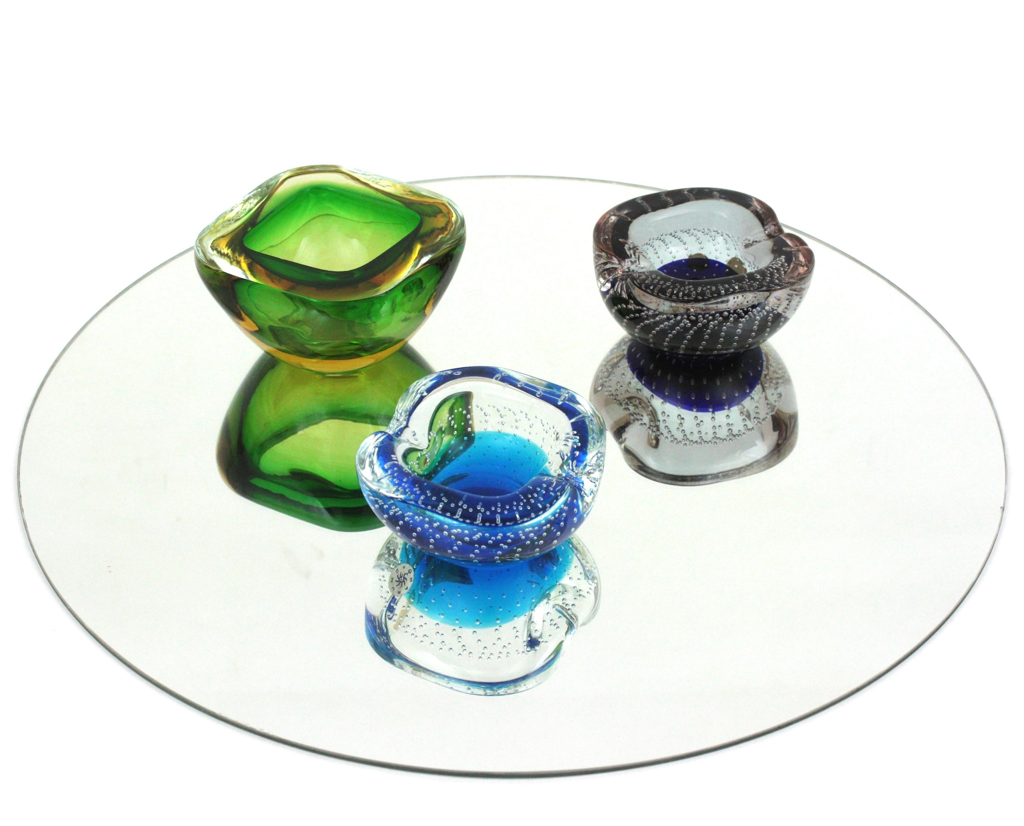 Galliano Ferro Murano Blau Klar Bullicante Kunstglas Geometrische Schale / Aschenbecher aus Muranoglas im Zustand „Gut“ im Angebot in Barcelona, ES