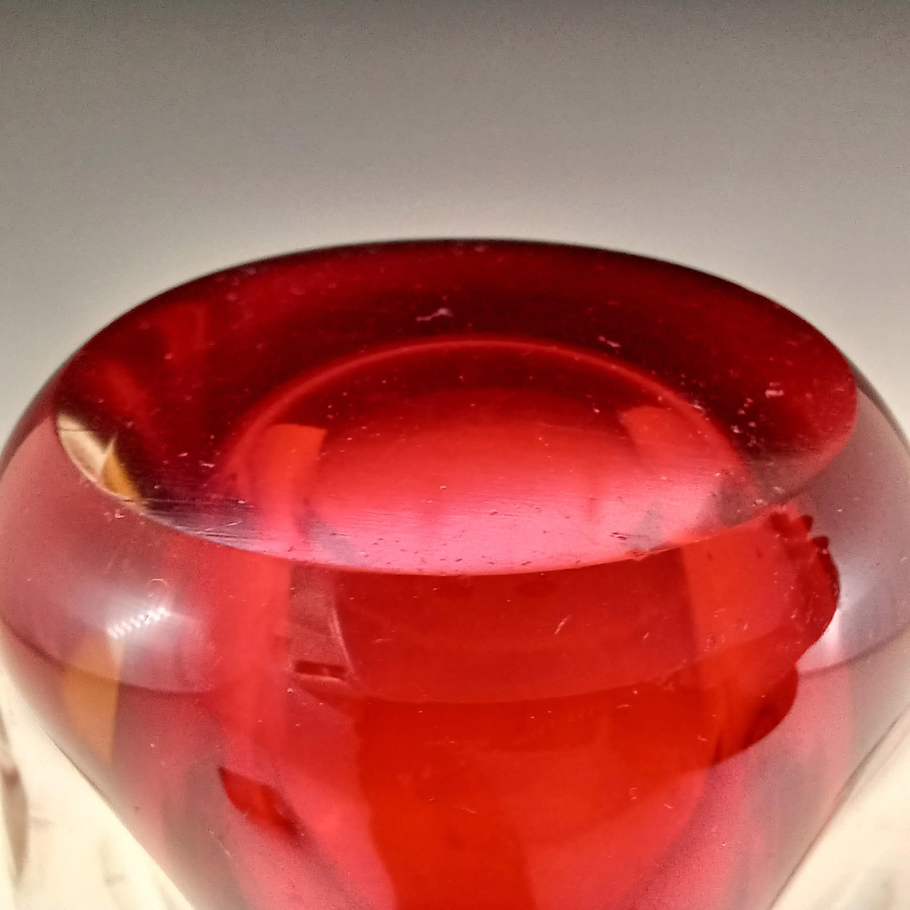 Vaso a stelo in vetro di Murano Sommerso rosso e ambra di Galliano Ferro In condizioni buone in vendita a Bolton, GB