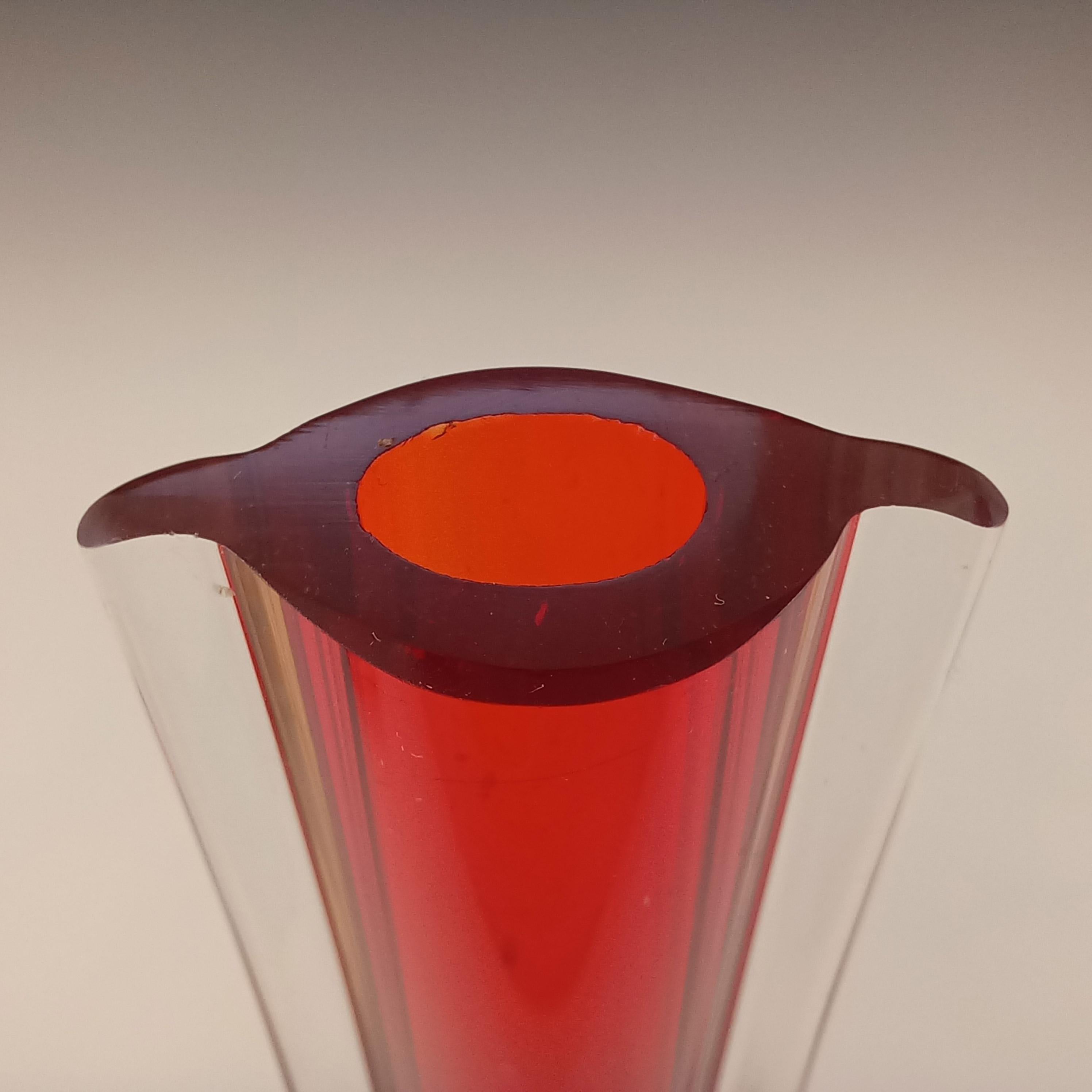 Vetro Vaso a stelo in vetro di Murano Sommerso rosso e ambra di Galliano Ferro in vendita