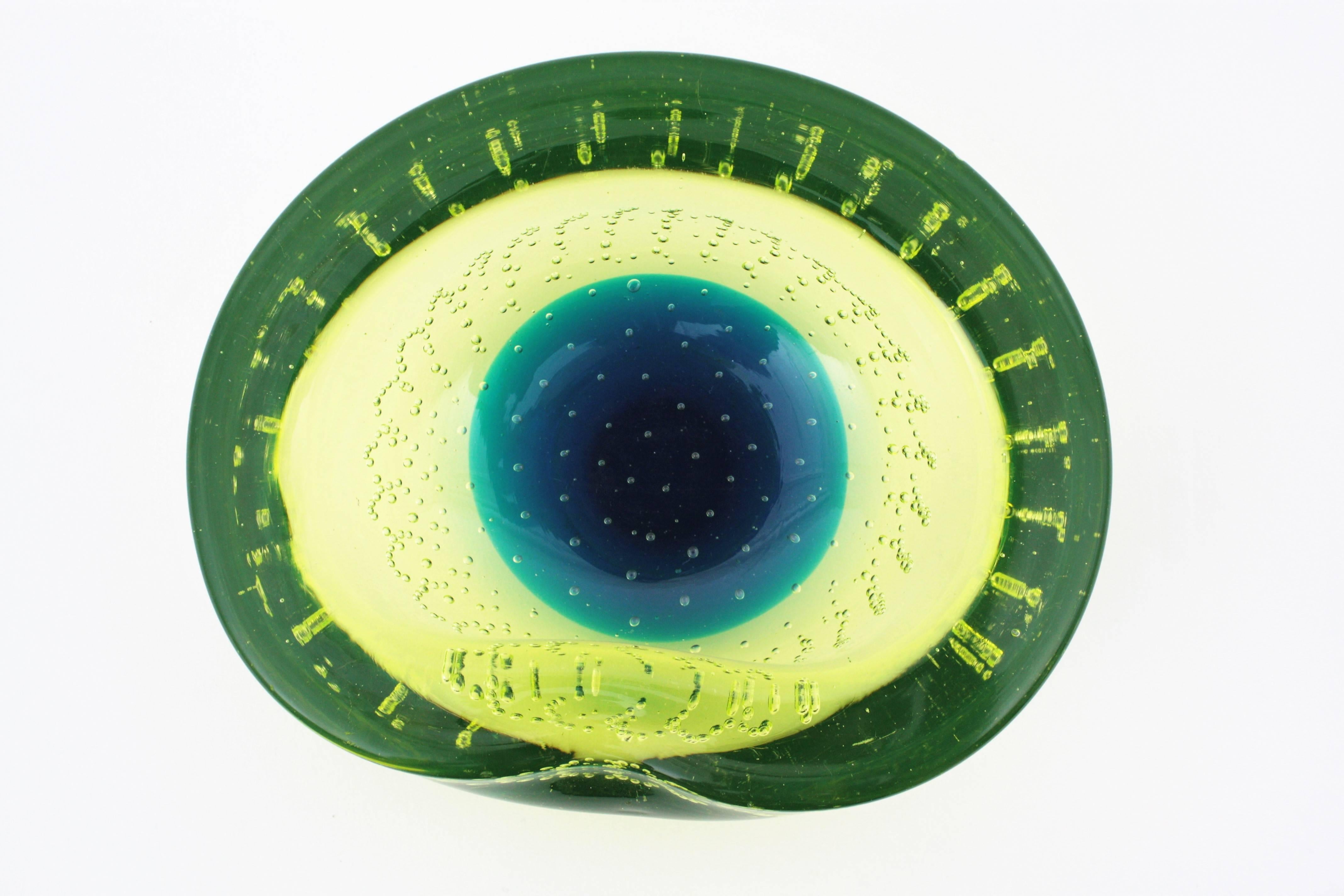 Galliano Ferro Neon Yellow and Blue Sommerso Bullicante Glass Bowl or Ashtray In Excellent Condition In Barcelona, ES