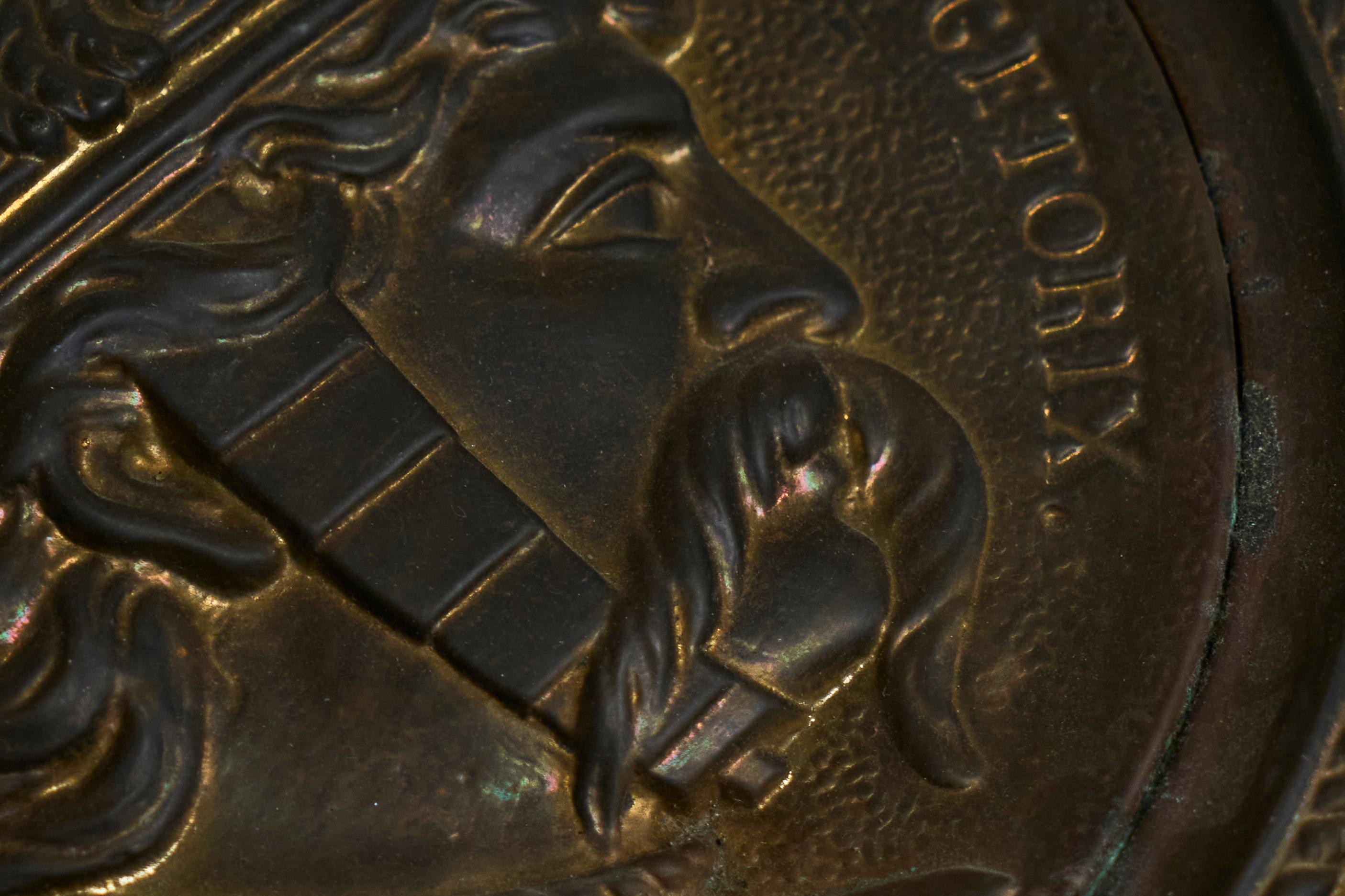 Gallischer König Vercingetorix Repoussé aus patiniertem Kupfer 19. im Angebot 2