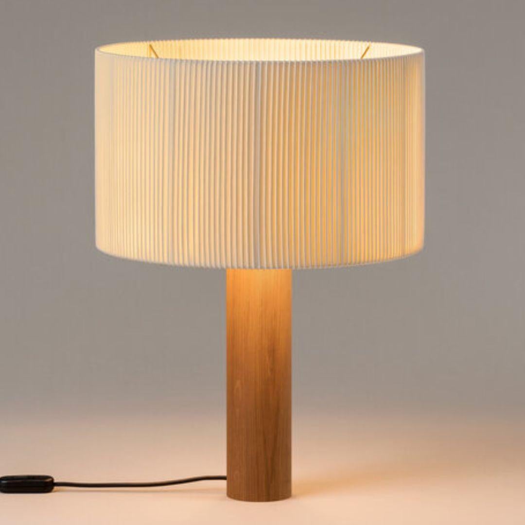 Spanish Gallissa 'Moragas' Table Lamp in Oak Wood & Natural Cotton for Santa & Cole For Sale