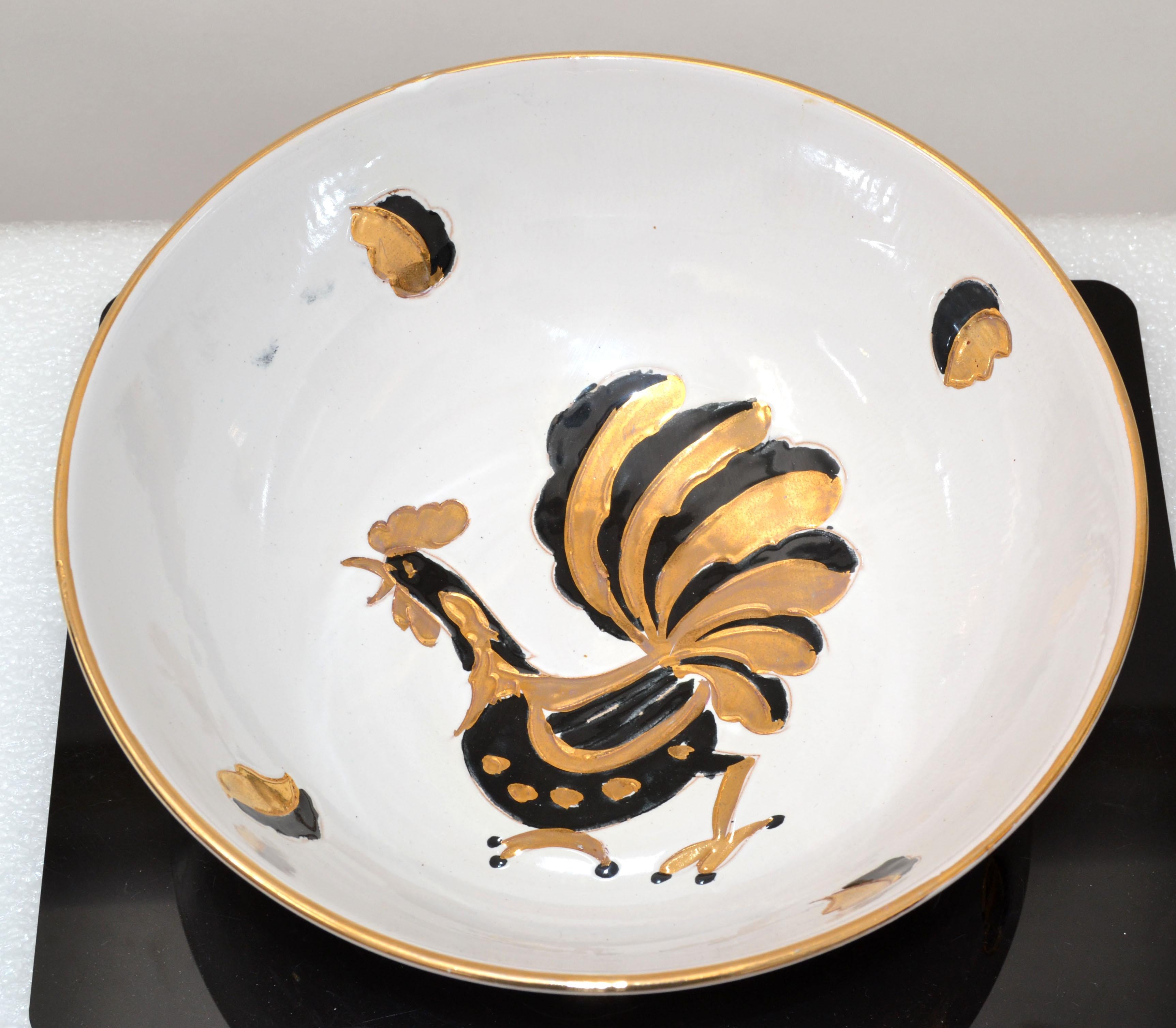 Hand-Crafted Gallo D'Oro Italy Vintage Hand Painted Ceramic Gold, Black & White Serving Bowl For Sale