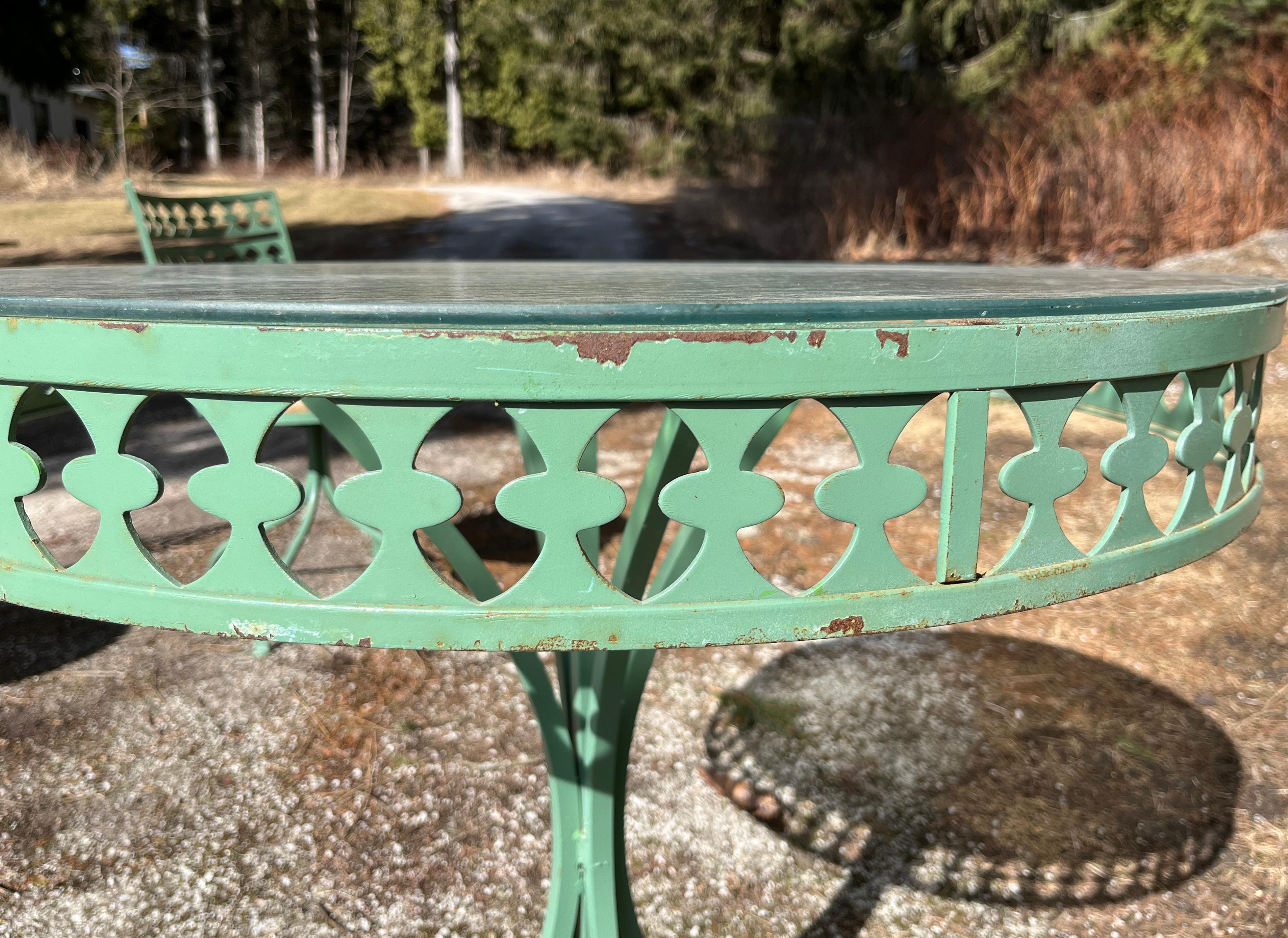 Ensemble de patio en fer forgé Gallo Iron Works, fabriqué aux États-Unis, style Salterini Bon état - En vente à Chicago, IL