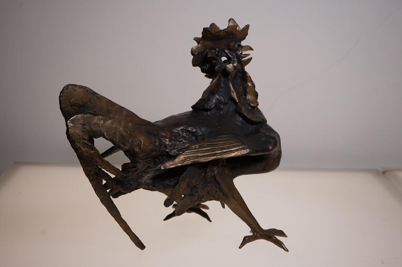 Gallo model bronze sculpture by Luciano Minguzzi.
Limited edition of 1500 pieces. Number 451. Signed.

Biography
Luciano Minguzzi was born in Bologna in 1911 and died in Milan in 2004. In 1943 he took part in the Fourth Quadrennial of Rome. In