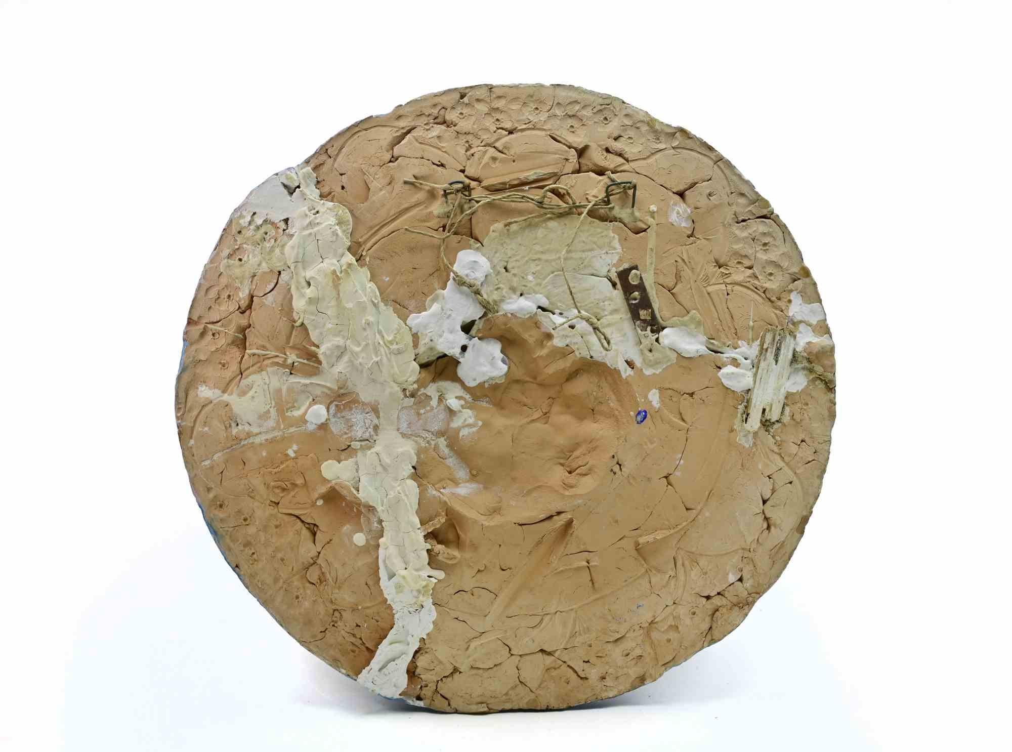 Scultura in terracotta dipinta realizzata da Sirio Pellegrini negli anni Sessanta.

Buone condizioni.

Sirio Pellegrini, nato a Roma il 1 marzo 1922, di origini abruzzesi (Capestrano), ha trascorso gli anni dell'infanzia a Roma, nel cuore della