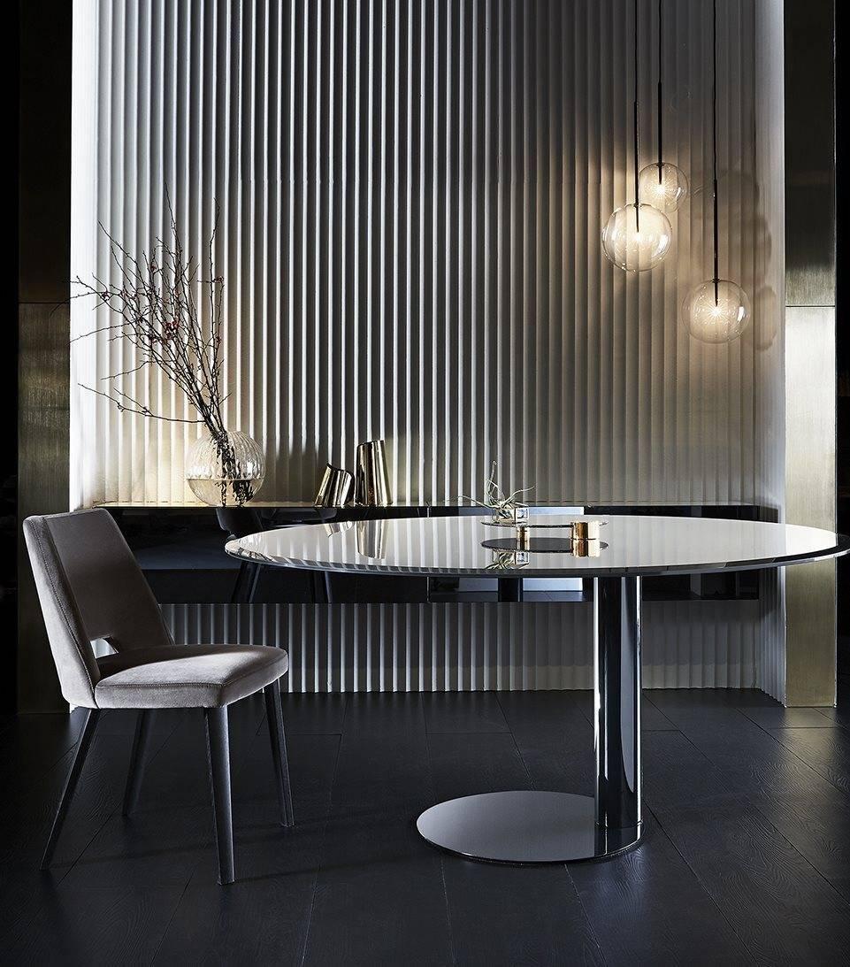 Gallotti and Radice Oto Table in Black, Blue-Grey or Liquorice Colored Glass In New Condition For Sale In Rhinebeck, NY