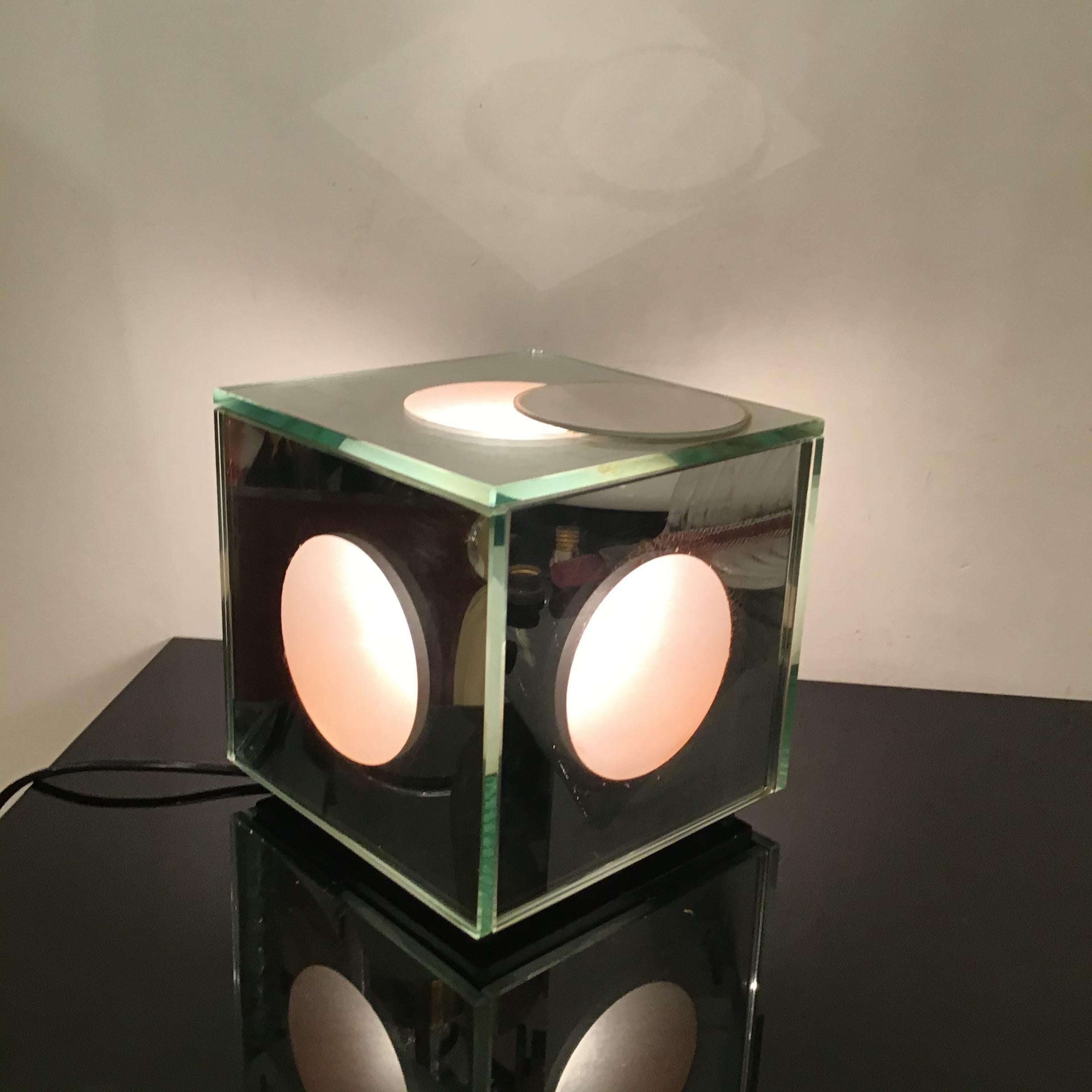 Gallotti & Radice Lampada da tavolo in vetro e metallo cromato 1970 Italia in vendita 2