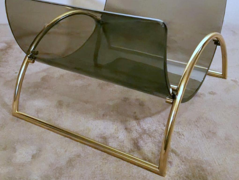 Italian Gallotti & Radice Attributed Smoked Crystal and Brass Magazine Rack For Sale 7