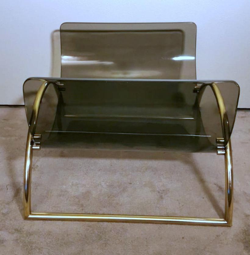 Italian Gallotti & Radice Attributed Smoked Crystal and Brass Magazine Rack For Sale 3