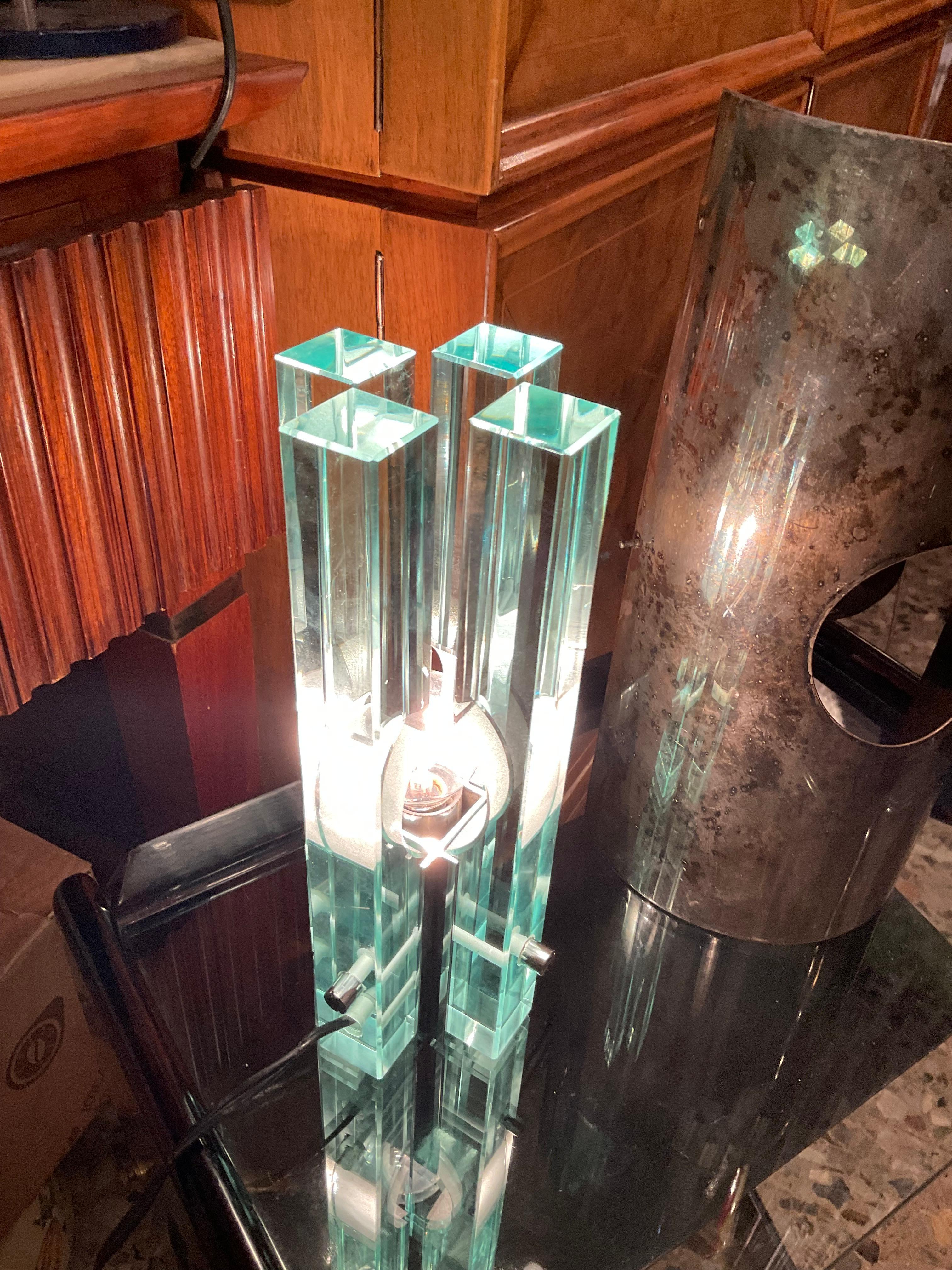 GALLOTTI & RADICE Schöne Lampe  tischplatte aus Glas und Stahl. Ein Designmodell von großer Qualität, weshalb es oft FONTANARTE zugeschrieben wird.

























































         