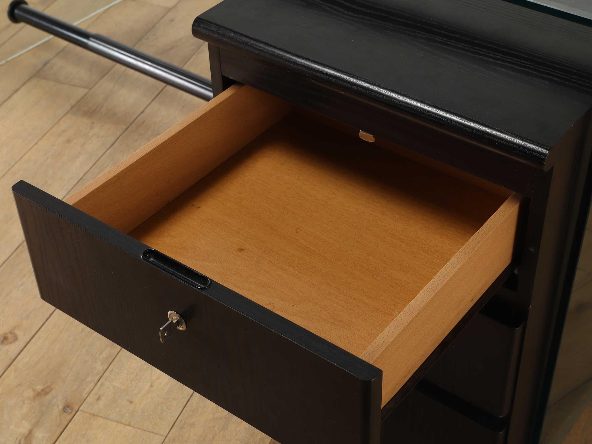 Gallotti&Radice Glasschreibtisch 1970er Jahre im Angebot 1