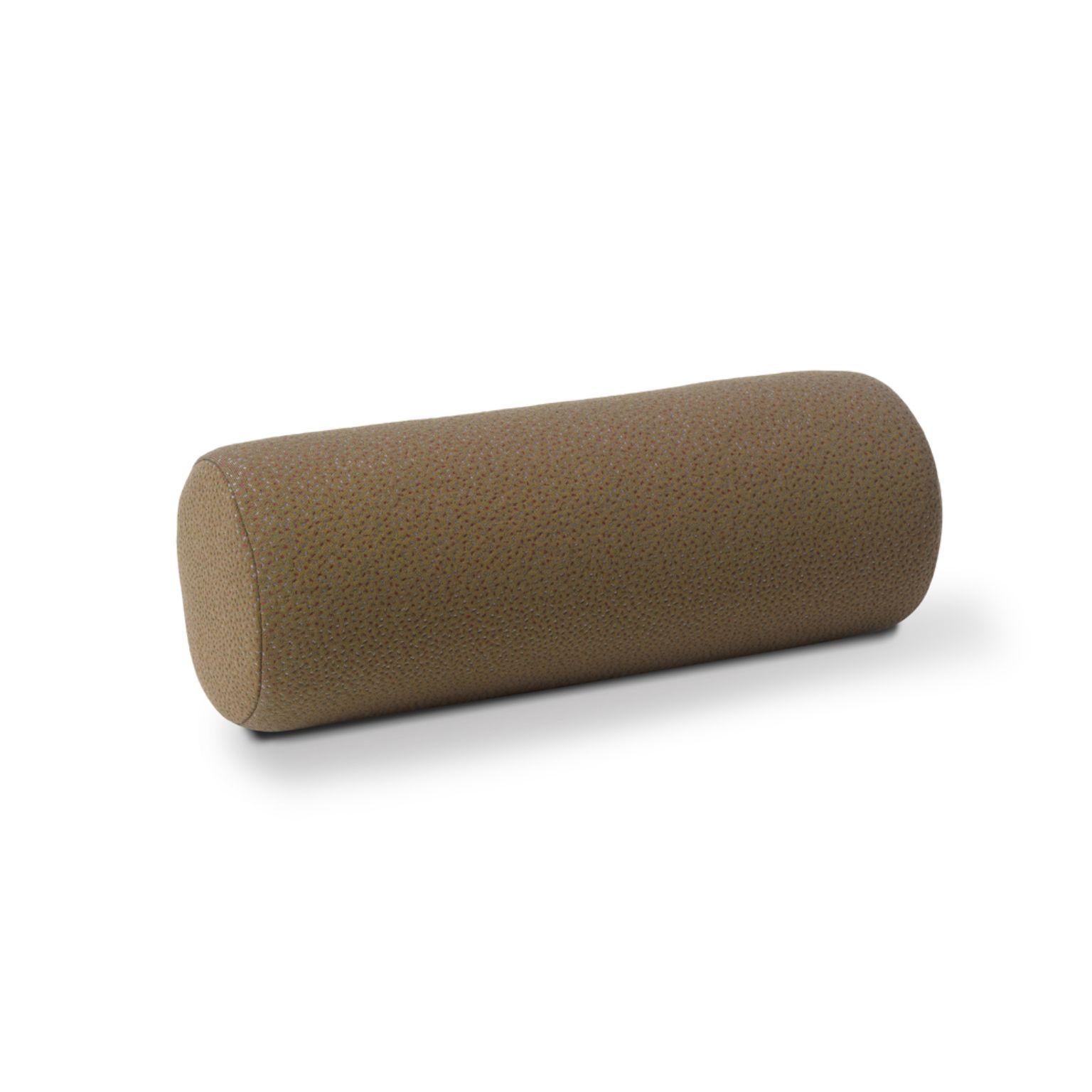 Cuscino Galore sprinkles marrone cappuccino di Warm Nordic
Dimensioni: D. 16 x H. 46 cm
Materiale: Rivestimento in tessuto, imbottitura in granulato e piume.
Peso: 0.9 kg
Disponibile anche in diversi colori e finiture. 

Un elegante cuscino bolster