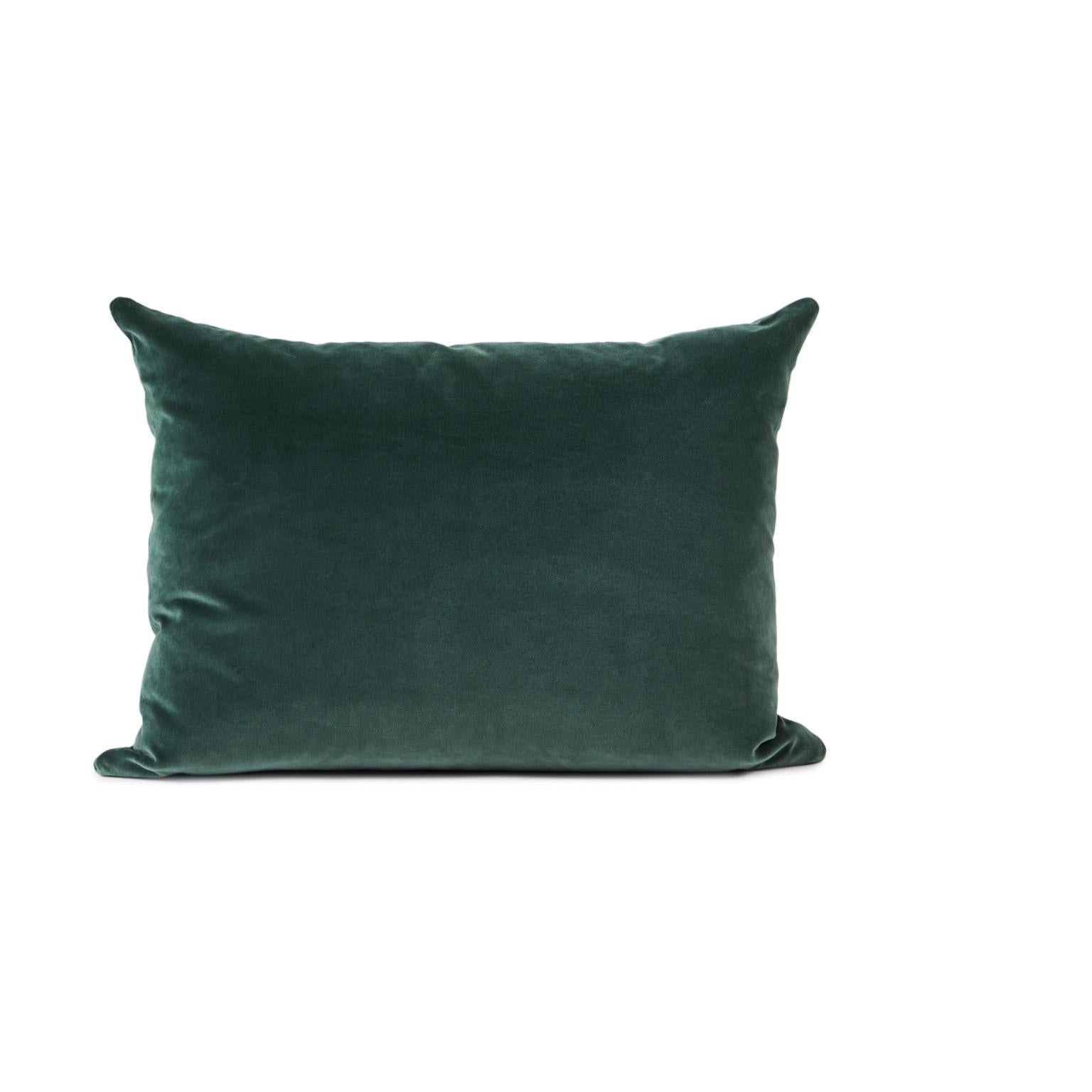 Galore cushion square forest green by Warm Nordic
Dimensions: W 70 x D 15 x H 50 cm
Material: textile upholstery, granulate and feathers filling.
Weight: 1.4 kg
Also available in different colours and finishes. 

An elegant oversized sofa