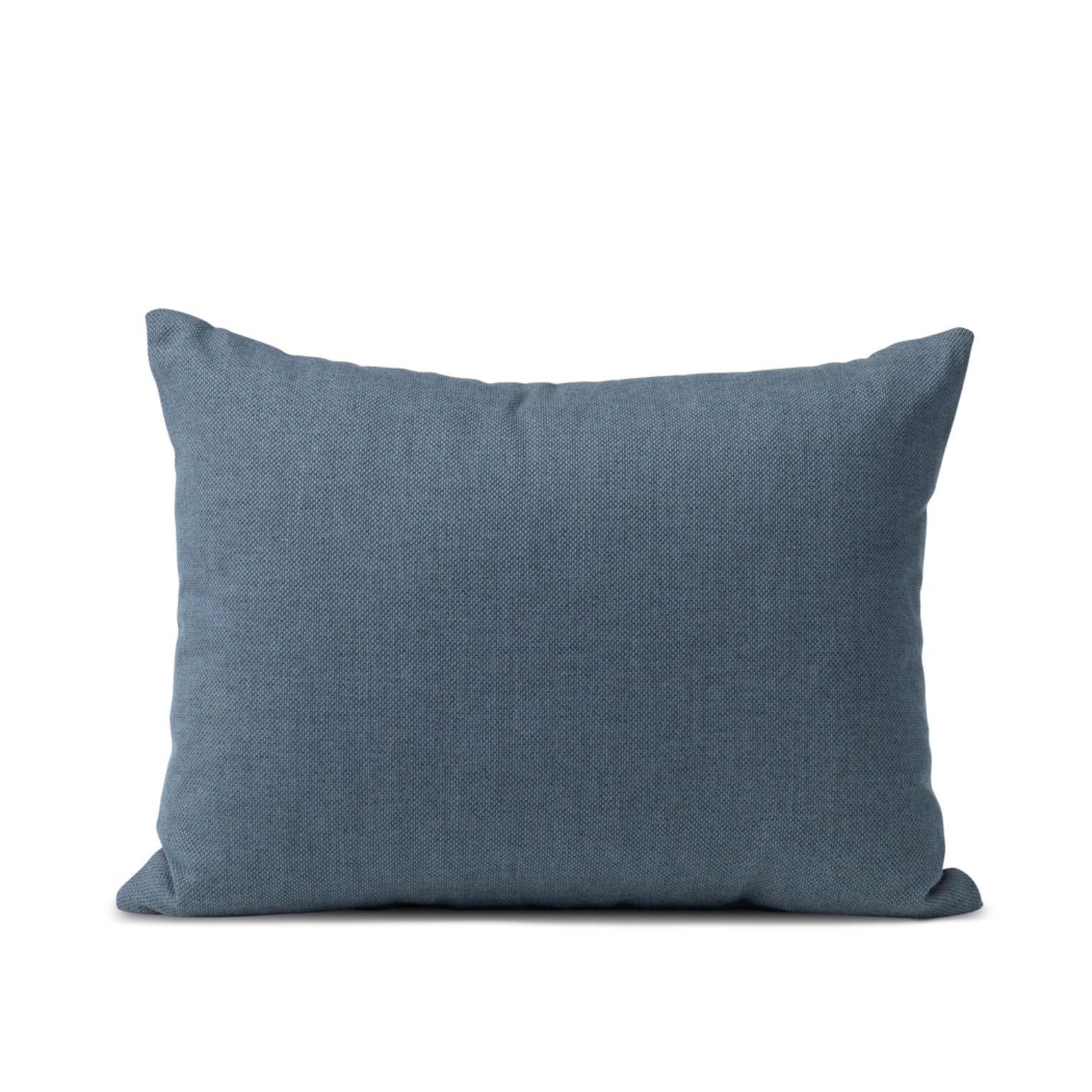 Galore cushion square light steel blue by Warm Nordic.
Dimensions: W 70 x D 15 x H 50 cm.
Material: textile upholstery, granulate and feathers filling.
Weight: 1.4 kg
Also available in different colours and finishes. 

An elegant oversized
