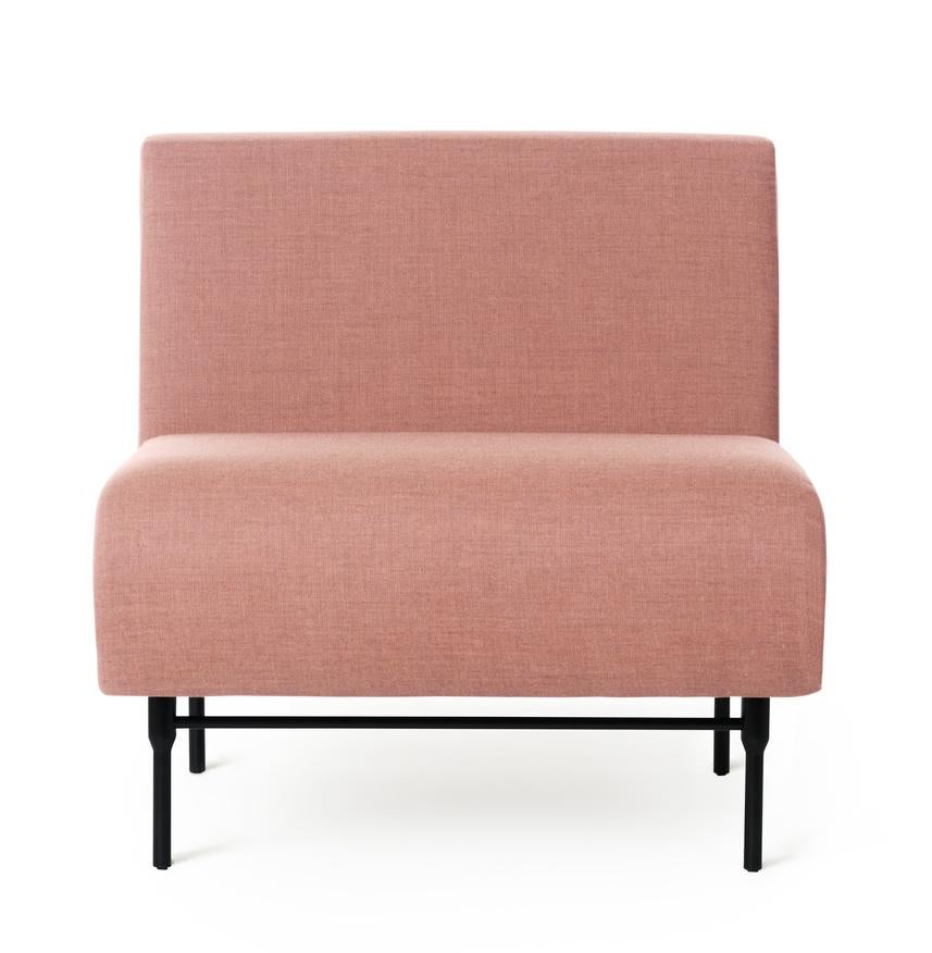 Galore seater module center pale rose by Warm Nordic.
Dimensions: D76 x W80 x H 76 cm.
Material: textile upholstery, powder coated black steel legs, wooden frame, foam, spring system.
Weight: 26 kg
Also available in different colours and