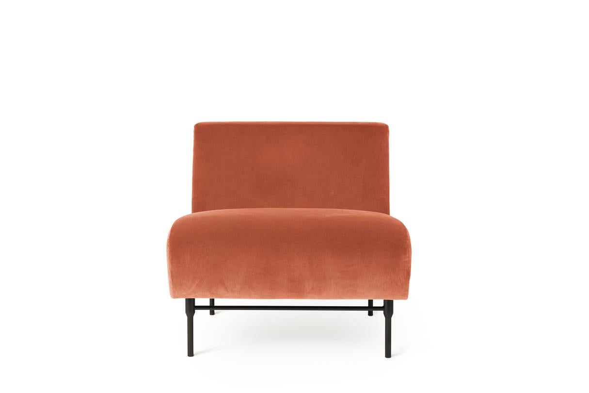 Galore seater Module center vintage rose by Warm Nordic
Dimensions: D 76 x W 80 x H 76 cm
Material: Textile upholstery, powder coated black steel legs, wooden frame, foam, spring system.
Weight: 26 kg
Also available in different colours and