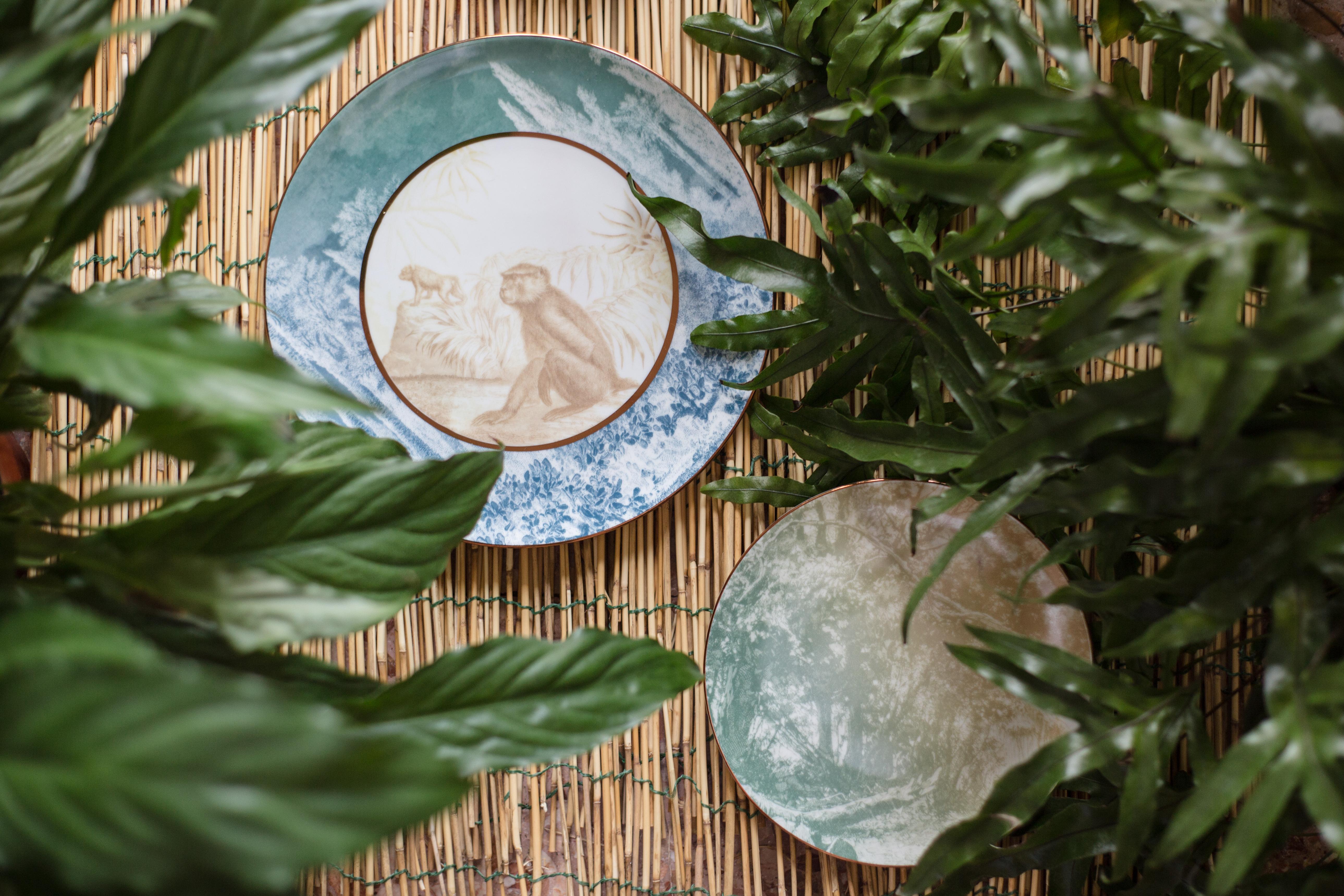 Galtaji, Six Contemporary Porcelain Dessert Plates with Decorative Design For Sale 5