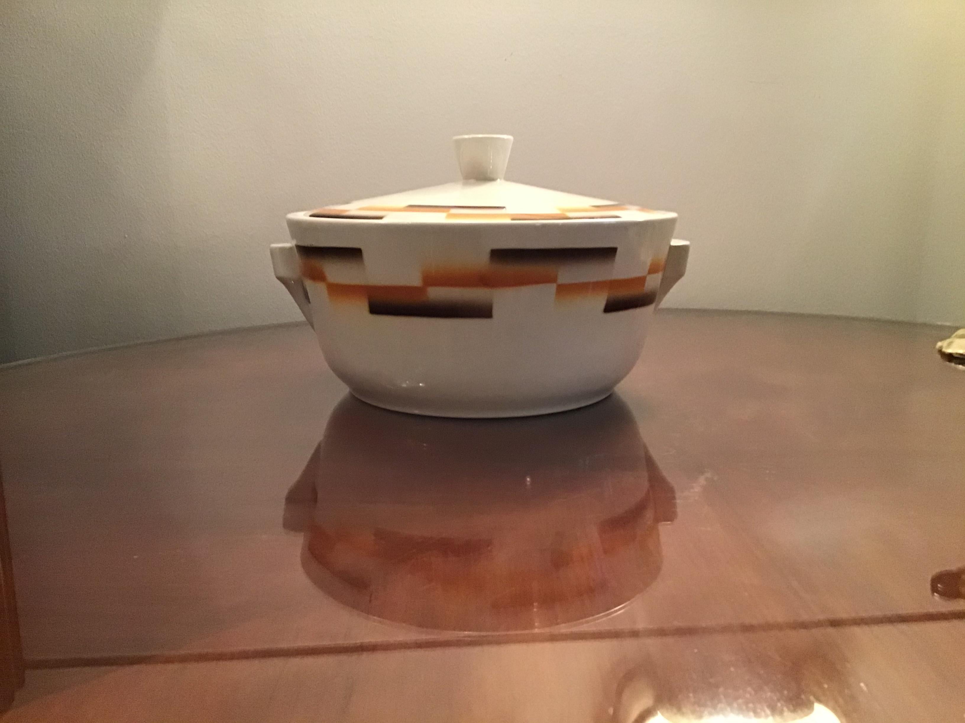 Galvani Pordenone centerpiece soup tureen ceramic, 1930, Italy.