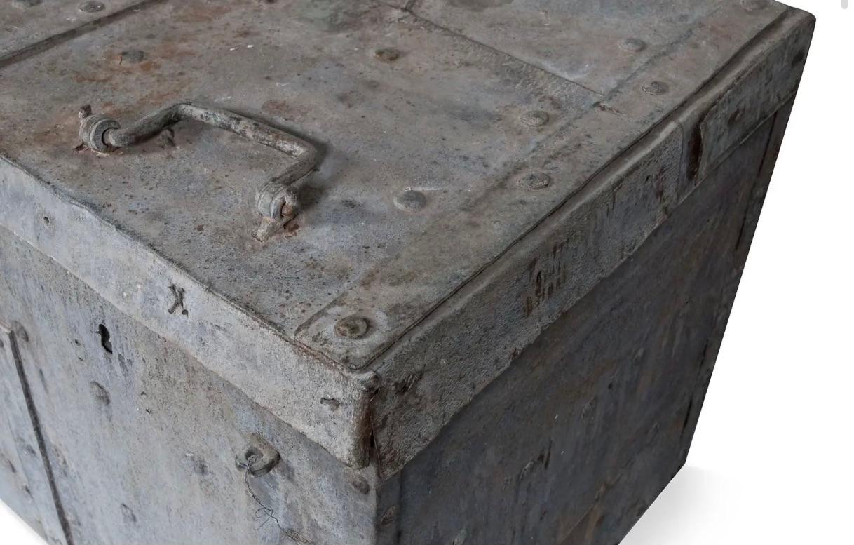 Everyone needs a little zinc, but we need this vintage zinc trunk now! Perfect for an occasional table. The zinc straps and handles add some extra spice to this already captivating piece.
