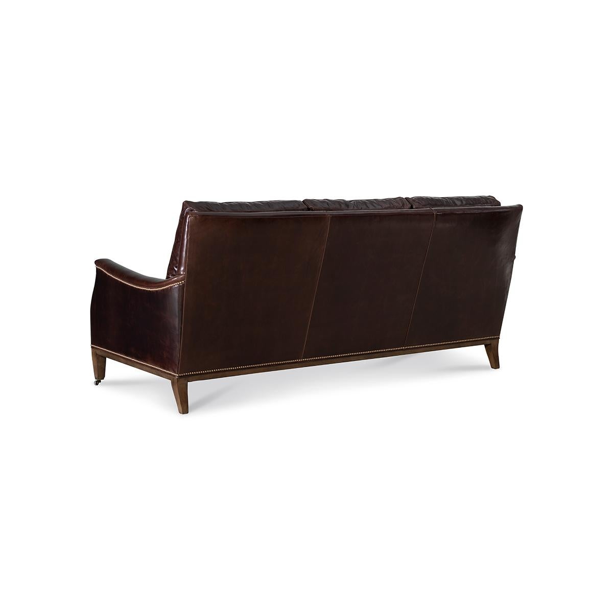 Galvin Classic Leather Sofa (amerikanisch) im Angebot